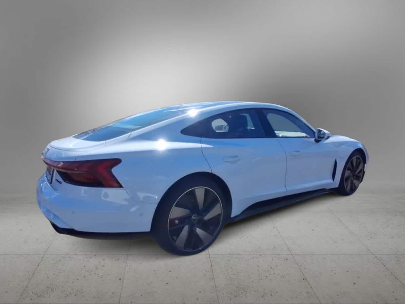 2025 Audi e-tron GT Premium Plus 8