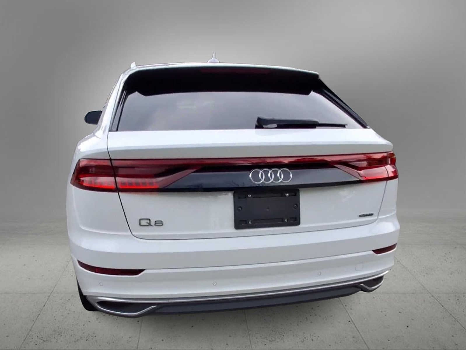 Thumbnail: 2023 Audi Q8 - 6