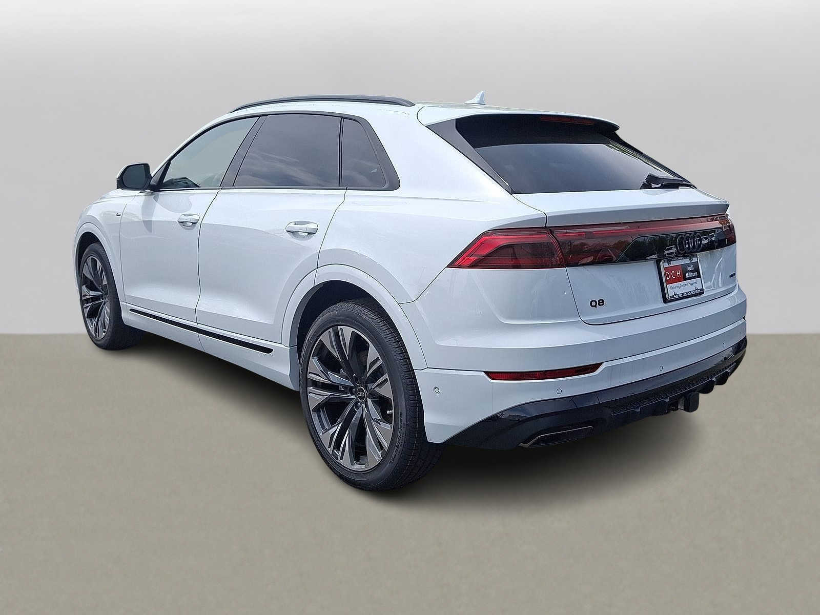 Thumbnail: 2026 Audi Q8 - 12