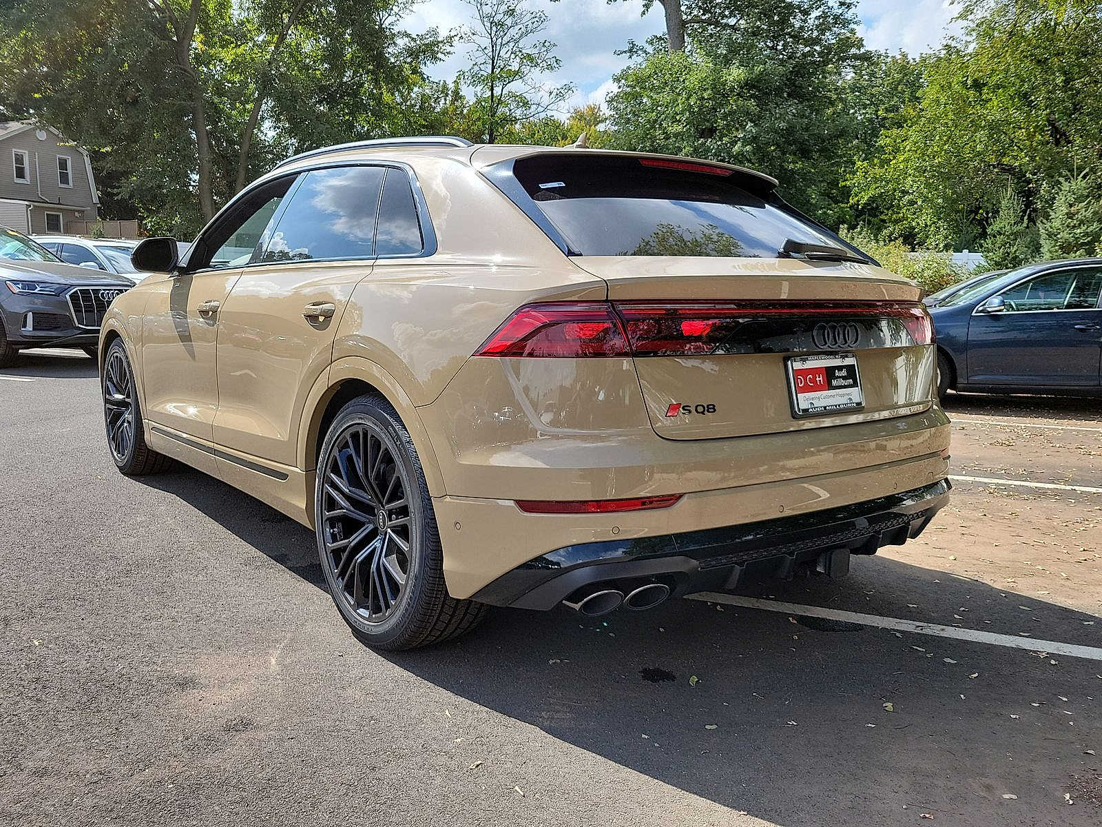 Thumbnail: 2024 Audi SQ8 - 11