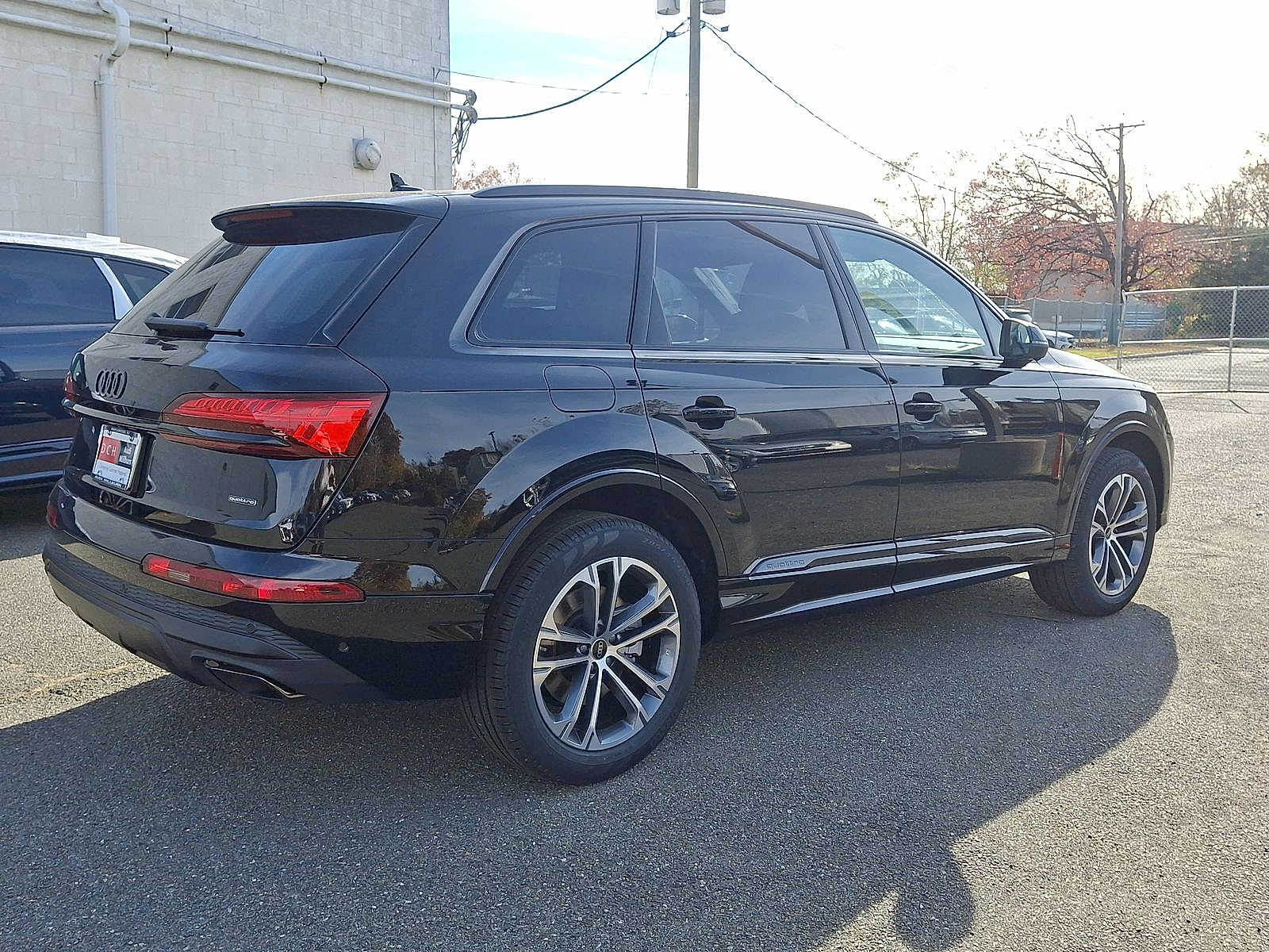 Thumbnail: 2026 Audi Q7 - 11