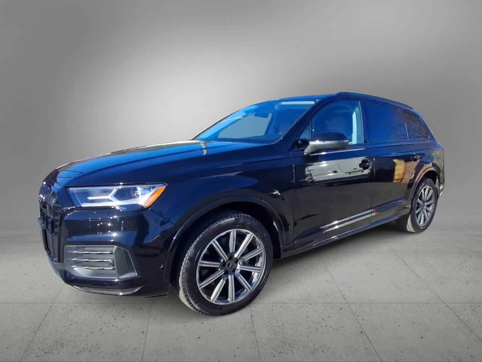 Thumbnail: 2023 Audi Q7 - 4