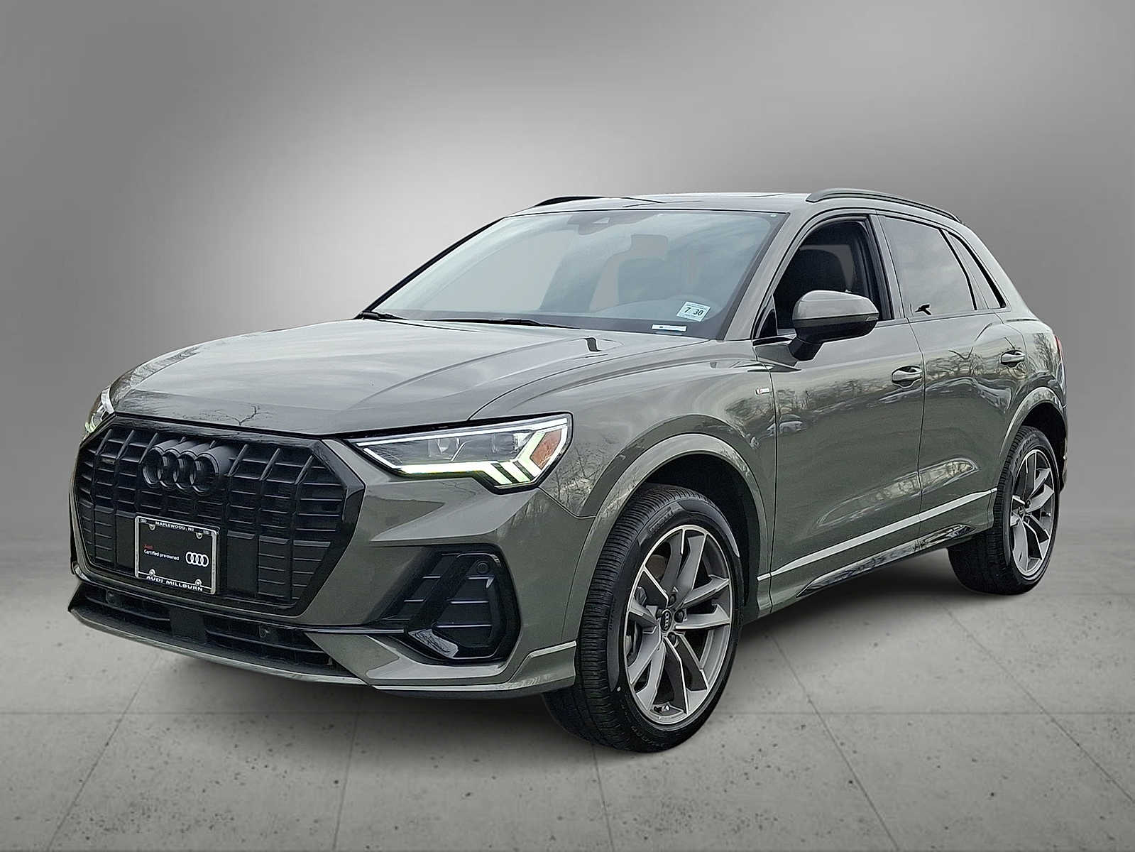 Thumbnail: 2025 Audi Q3 - 1