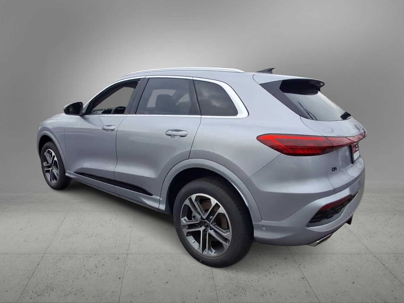 Thumbnail: 2025 Audi Q5 - 6