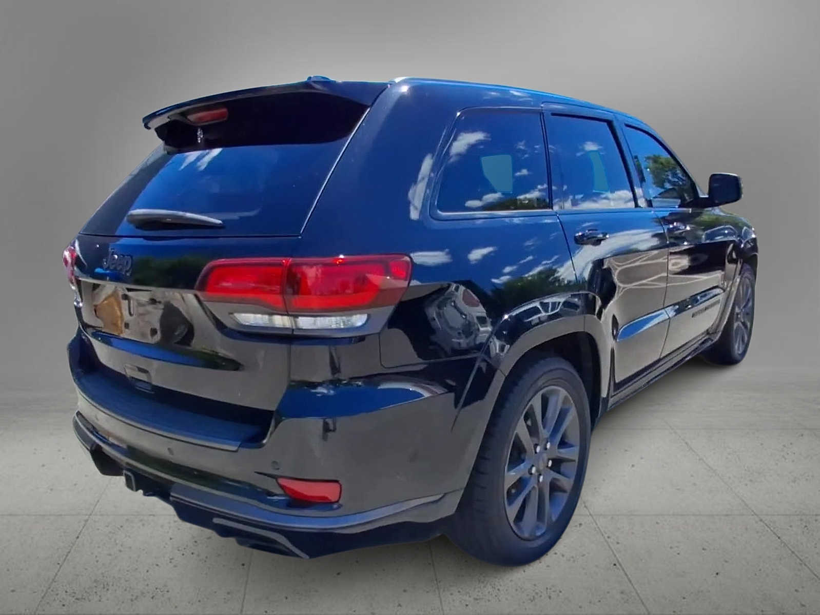 Thumbnail: 2018 Jeep Grand Cherokee - 8