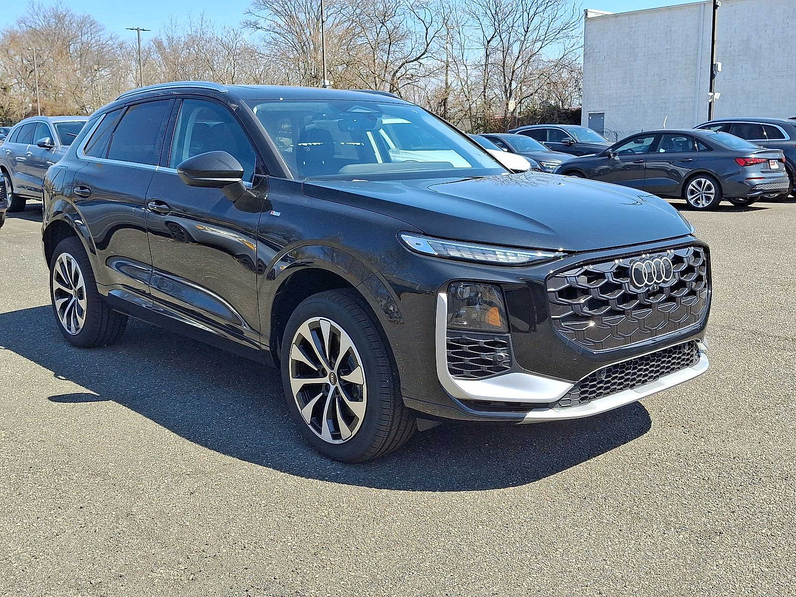 Thumbnail: 2026 Audi Q3 - 10