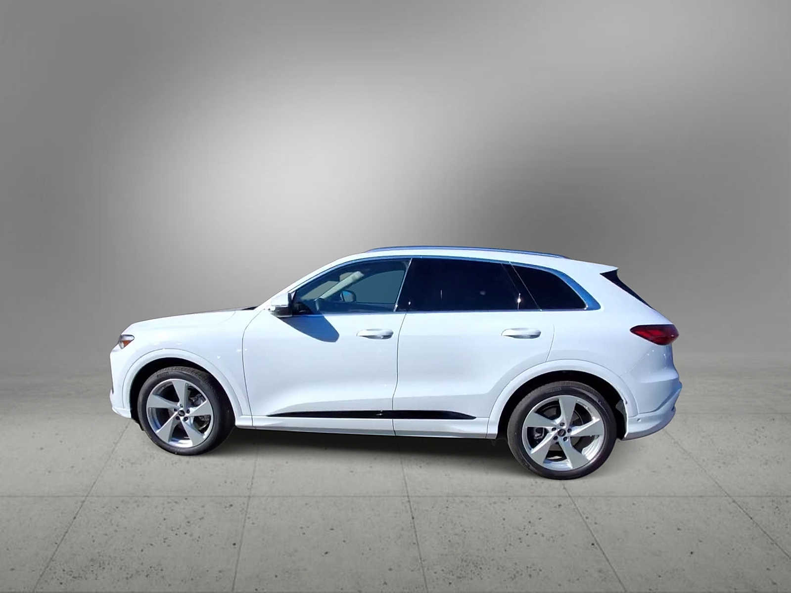 Thumbnail: 2025 Audi Q5 - 5