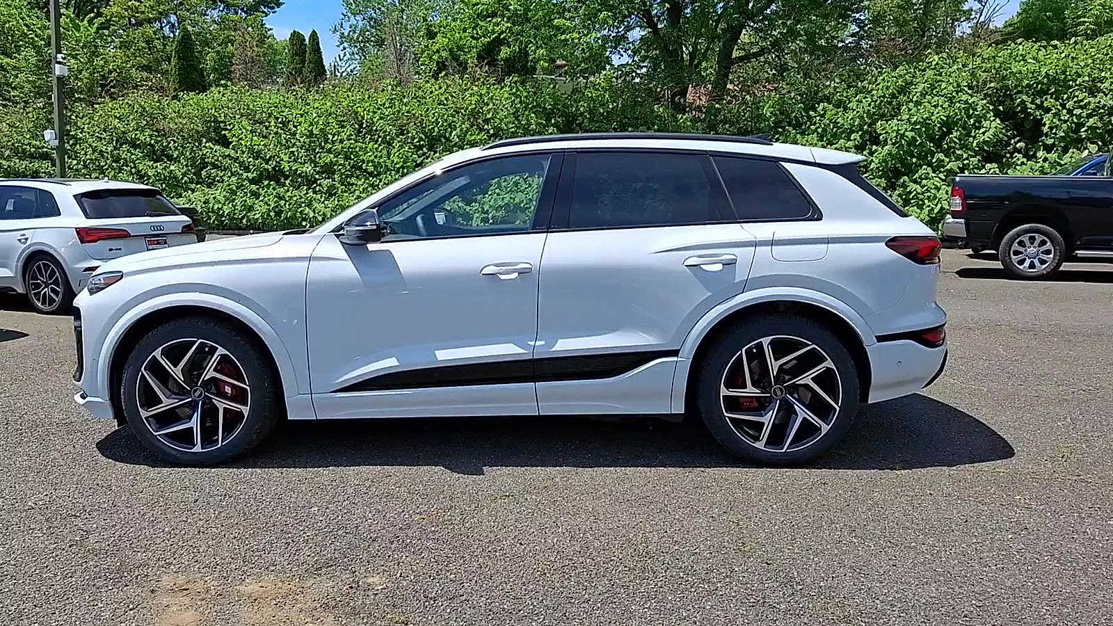 Thumbnail: 2025 Audi SQ6 e-tron - 5