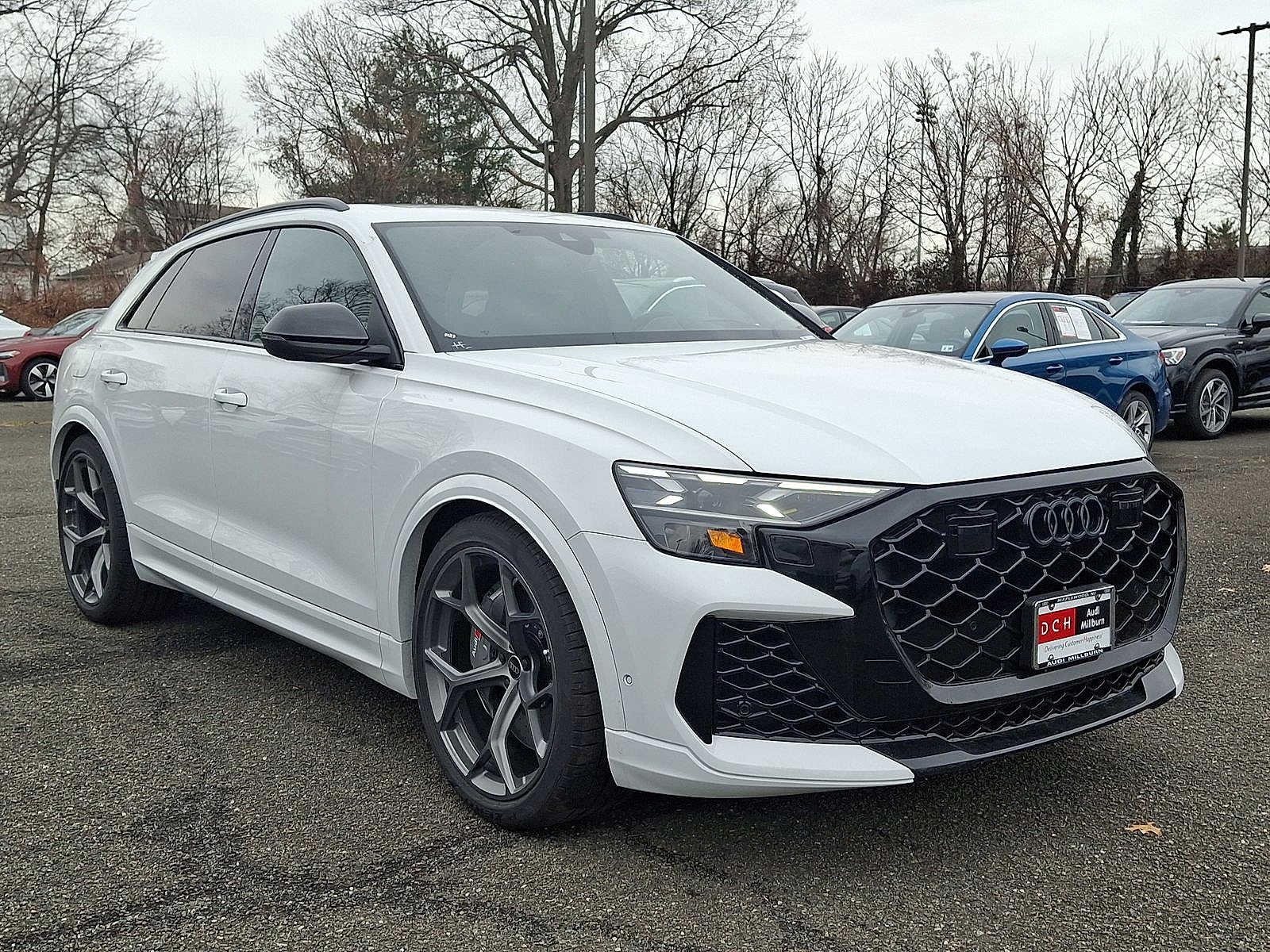 Thumbnail: 2026 Audi RS Q8 - 10