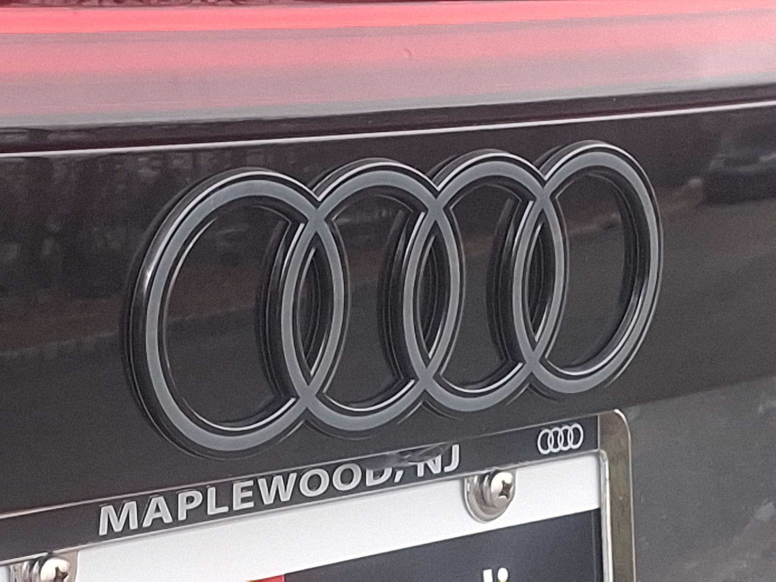 Thumbnail: 2026 Audi RS Q8 - 17