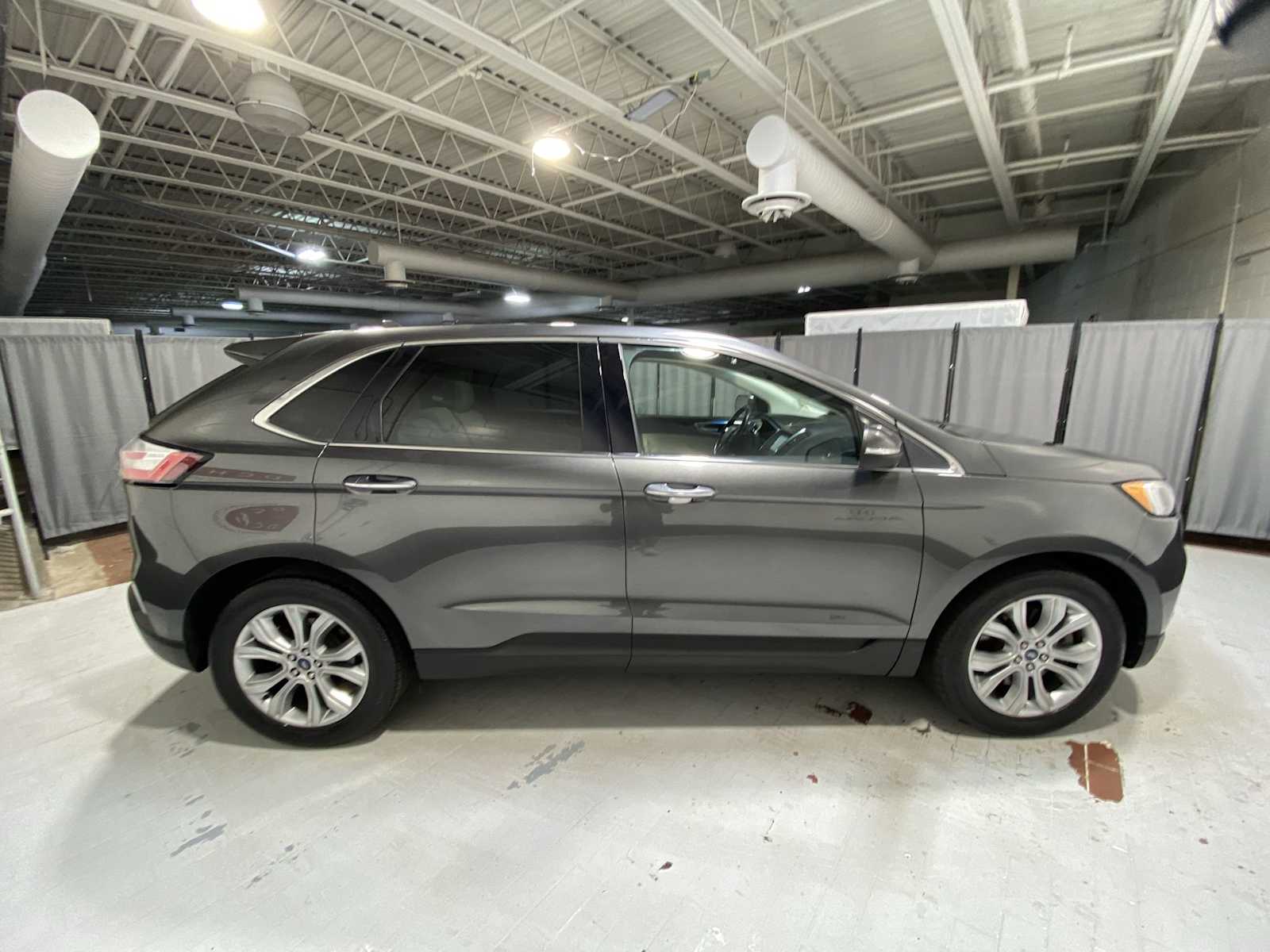 Thumbnail: 2019 Ford Edge - 27