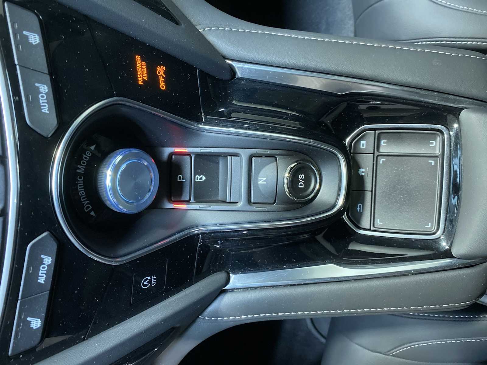 Thumbnail: 2025 Acura RDX - 17