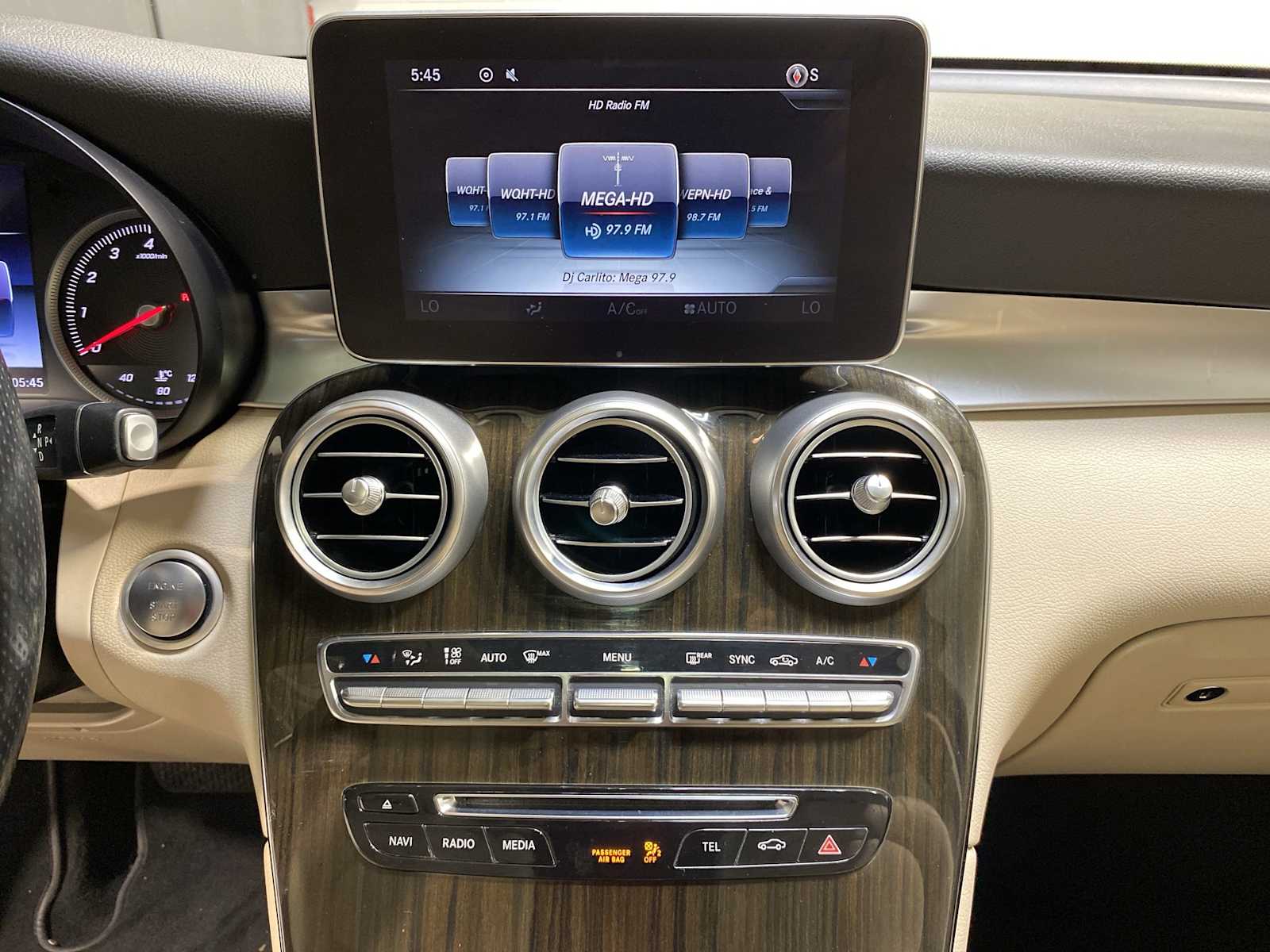 2016 Mercedes-Benz GLC 300 16