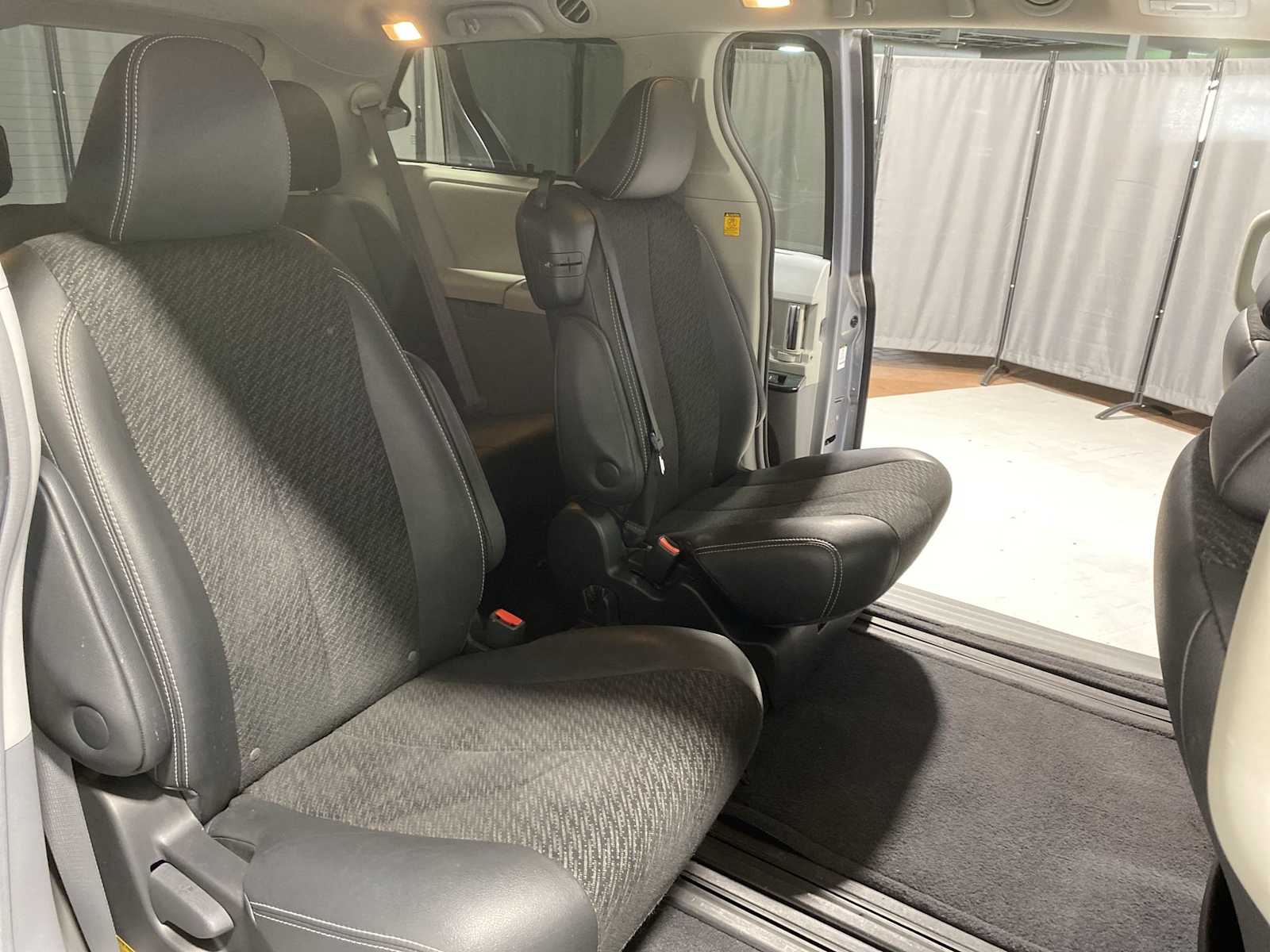 Thumbnail: 2011 Toyota Sienna - 13