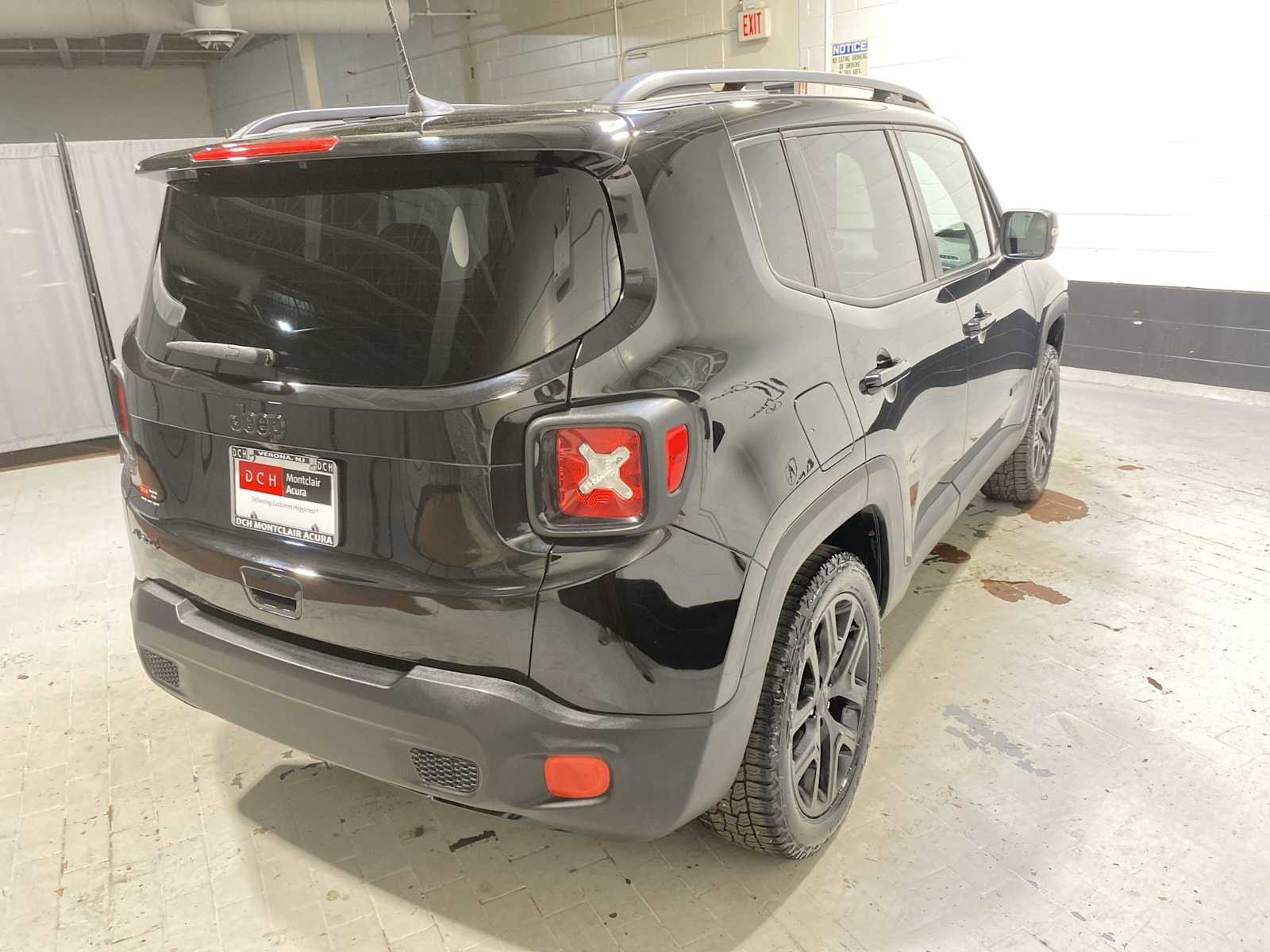 Thumbnail: 2018 Jeep Renegade - 26