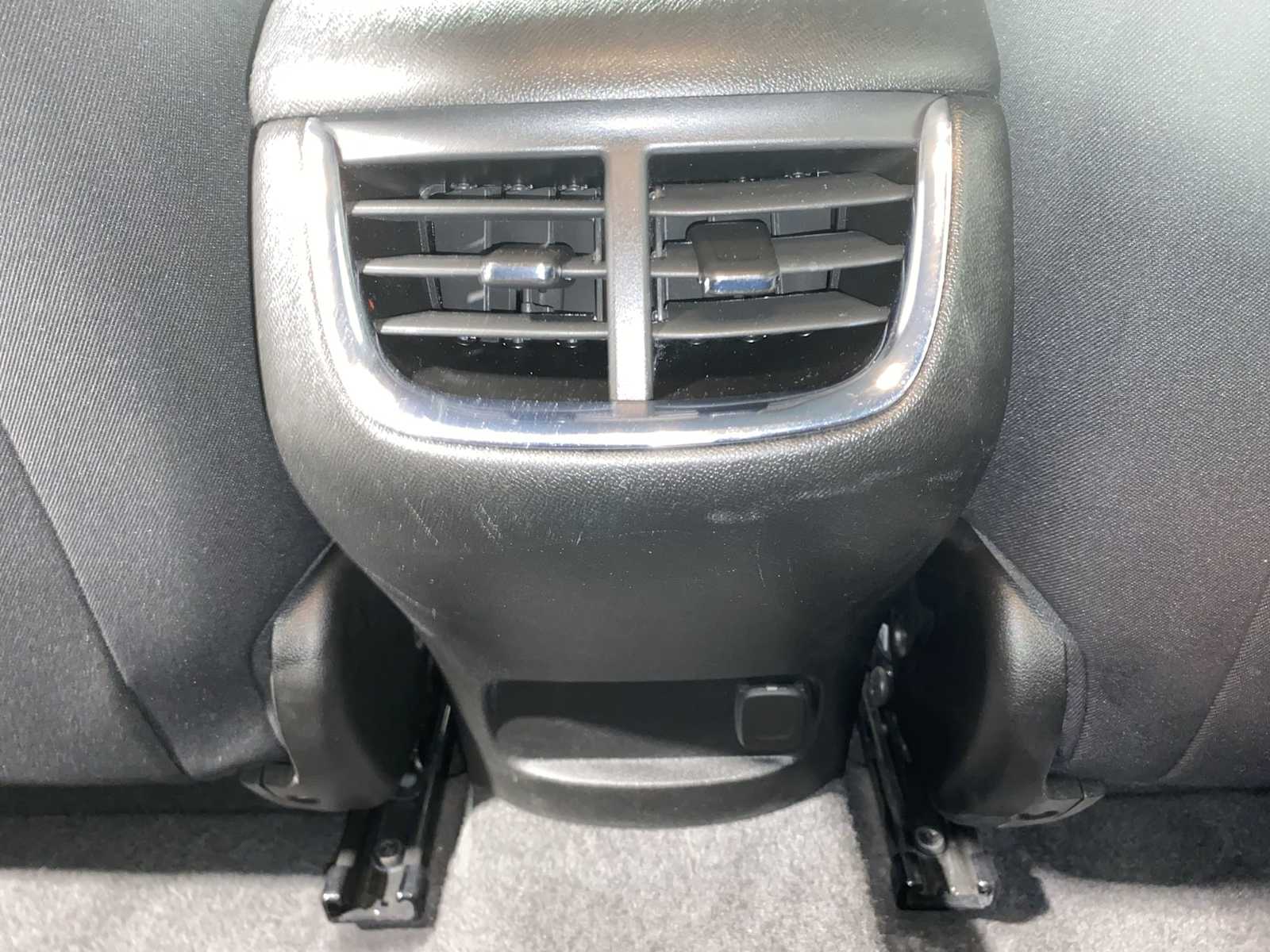 Thumbnail: 2024 Chevrolet Malibu - 25