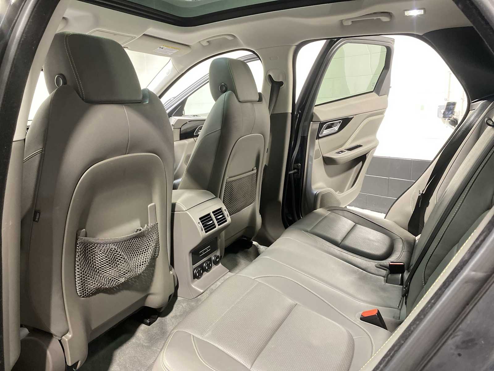 Thumbnail: 2017 Jaguar F-Pace - 12