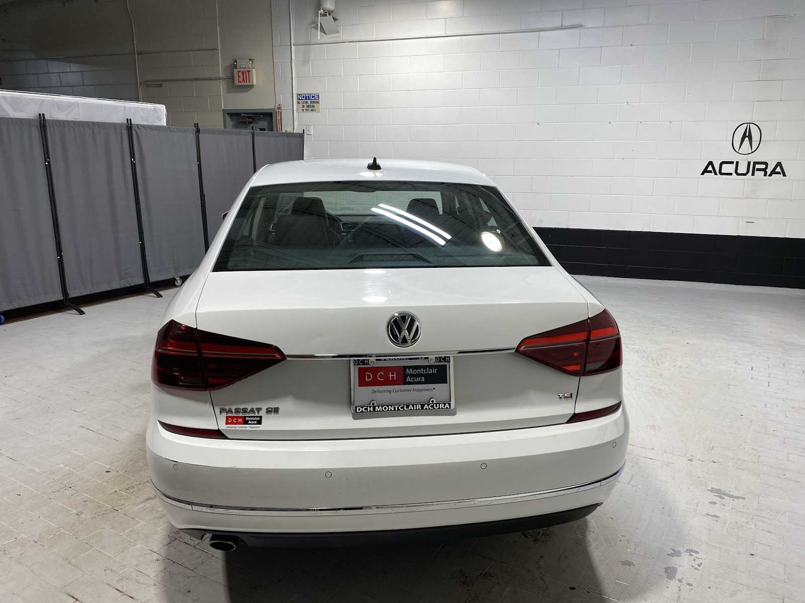 Thumbnail: 2017 Volkswagen Passat - 5