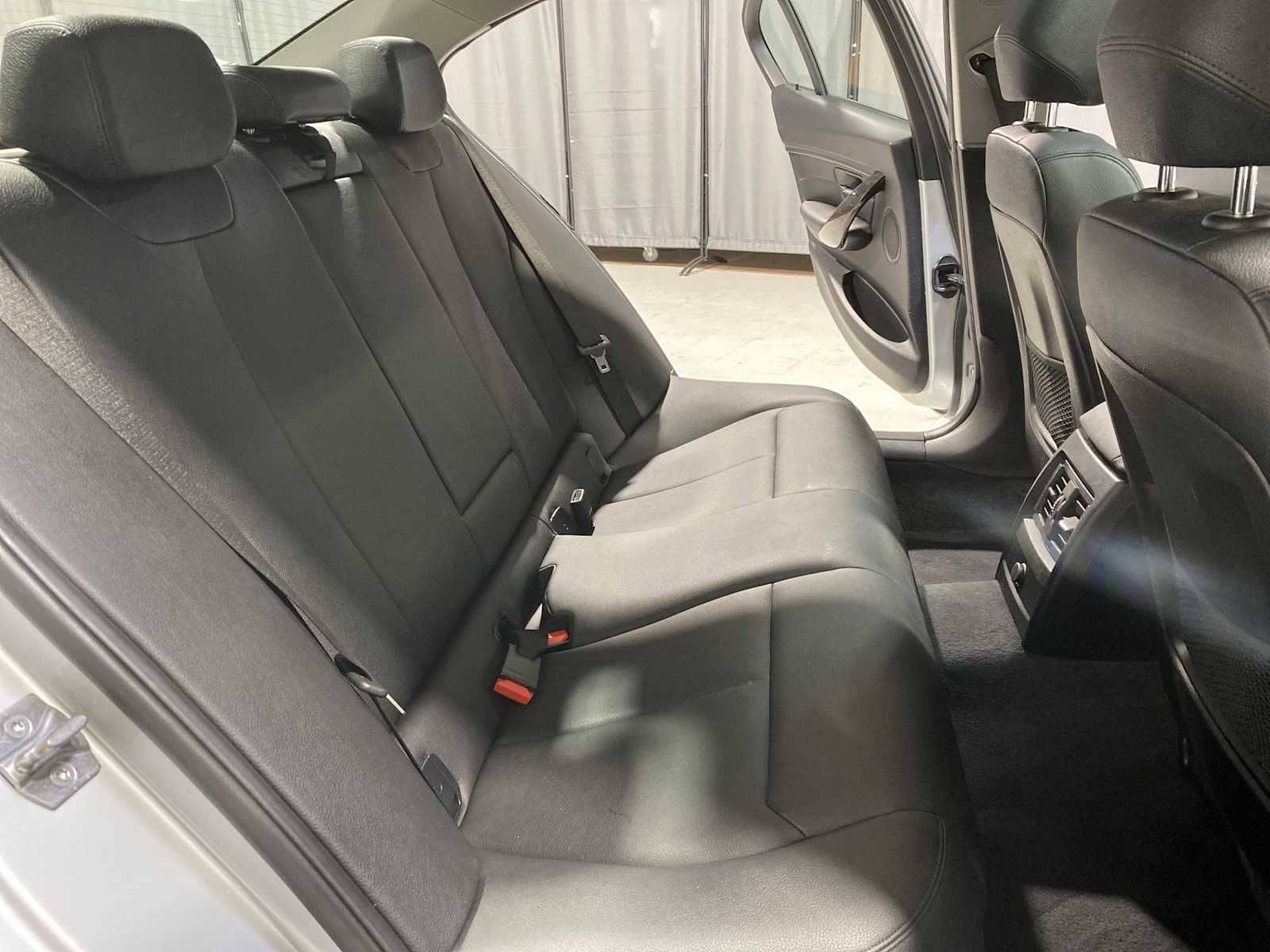 Thumbnail: 2015 BMW 3 Series - 13