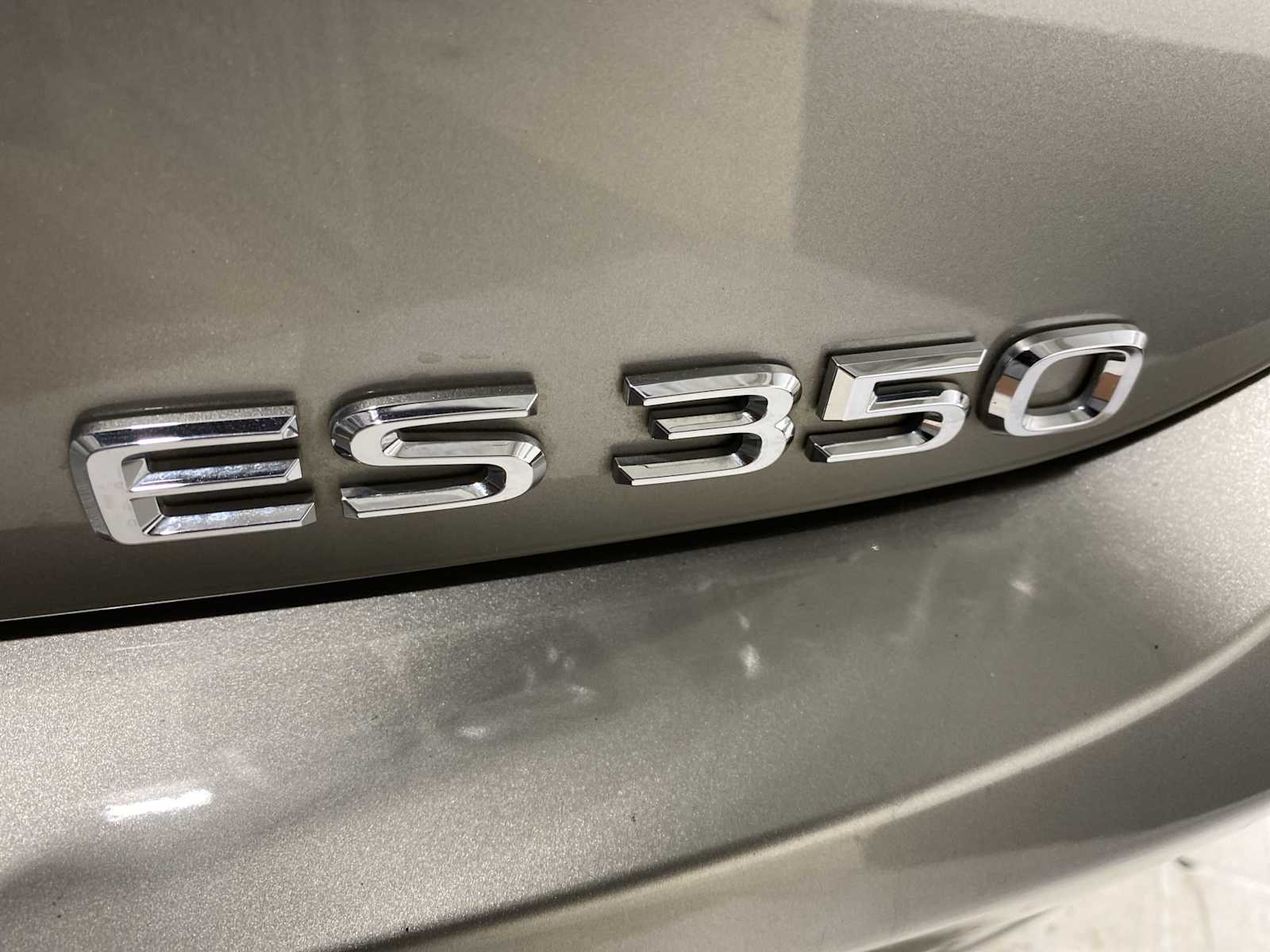 Thumbnail: 2019 Lexus ES - 7