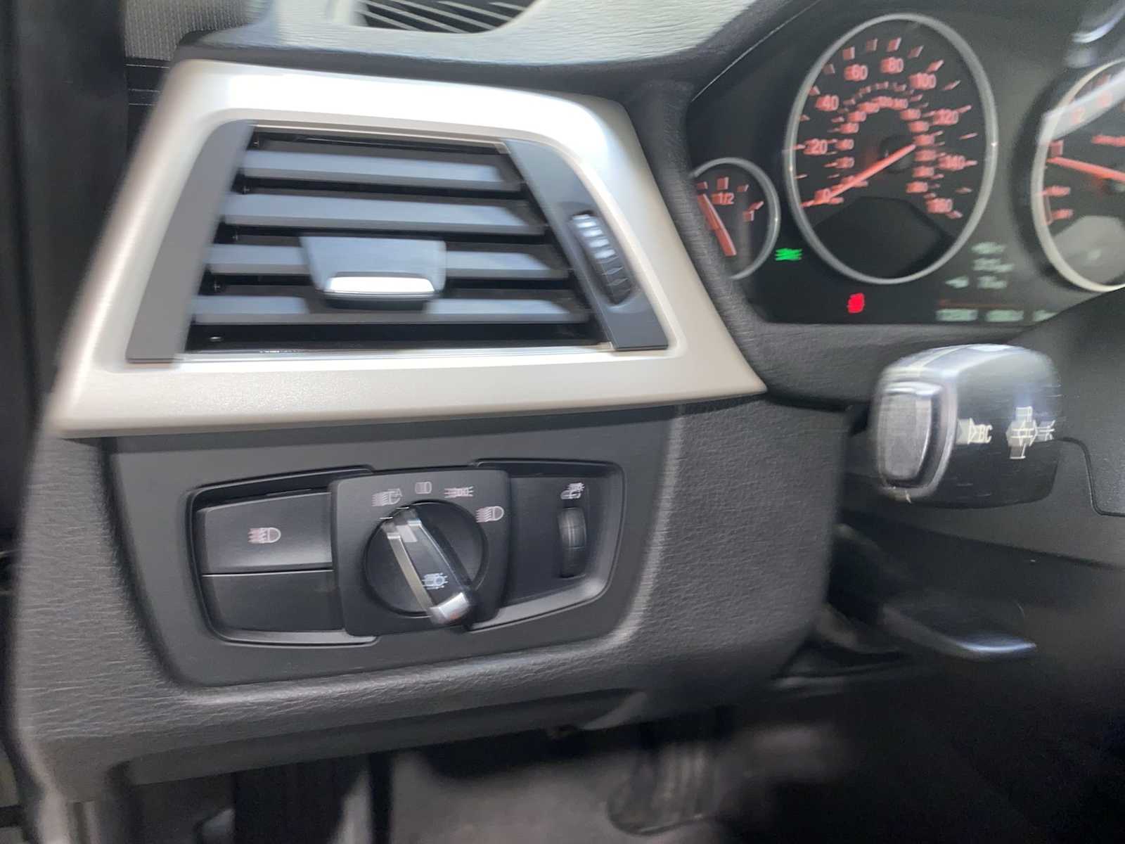 Thumbnail: 2014 BMW 3 Series - 23