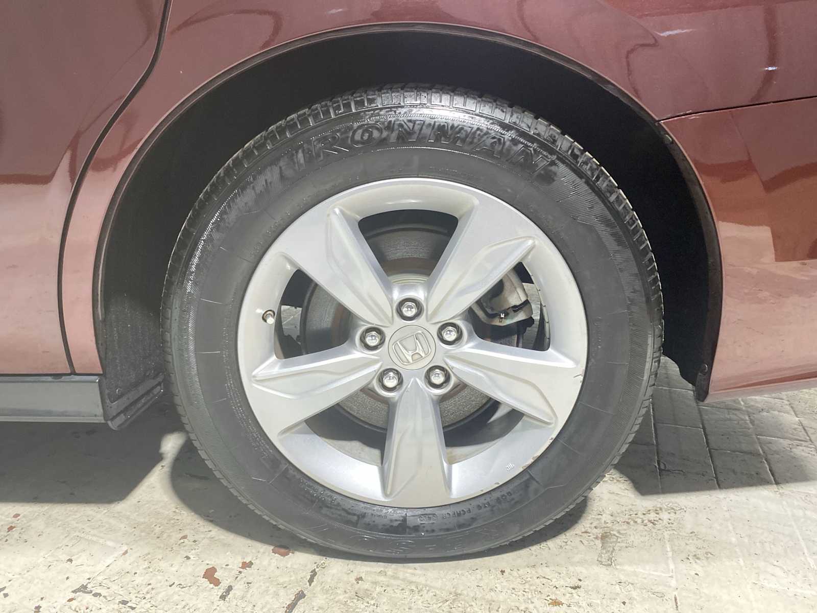 Thumbnail: 2018 Honda Odyssey - 8