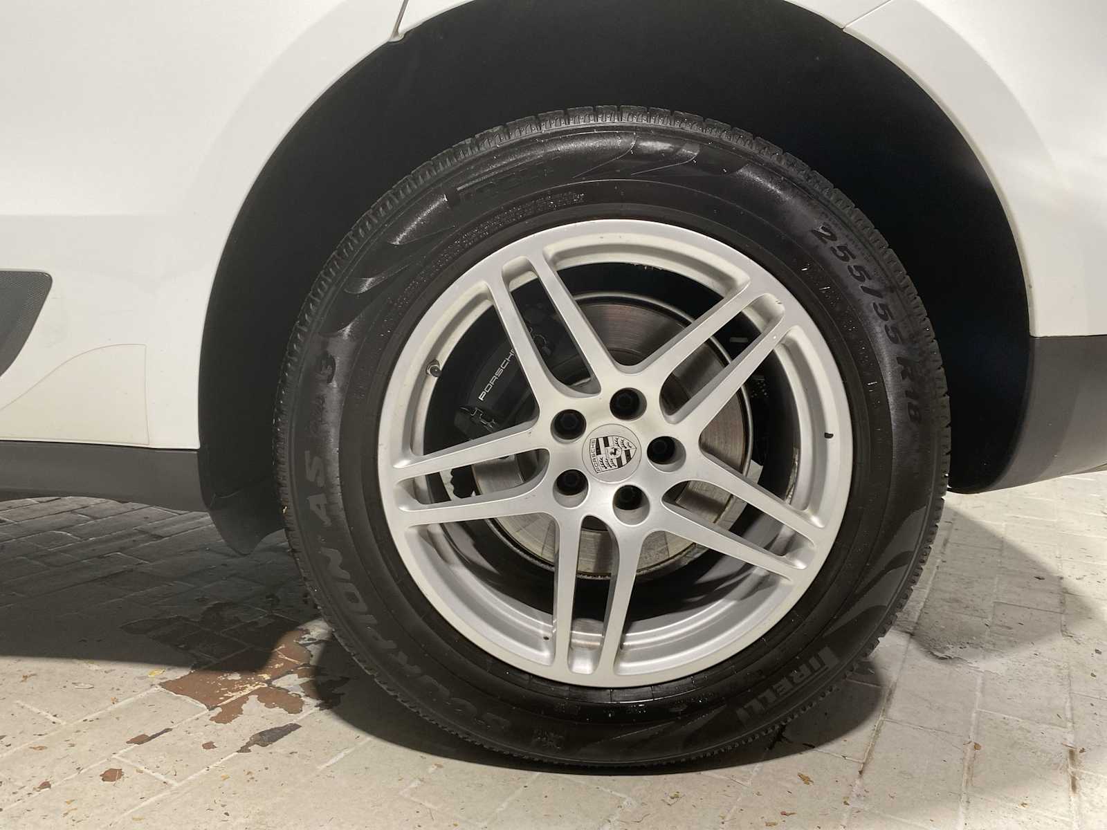 Thumbnail: 2020 Porsche Macan - 8