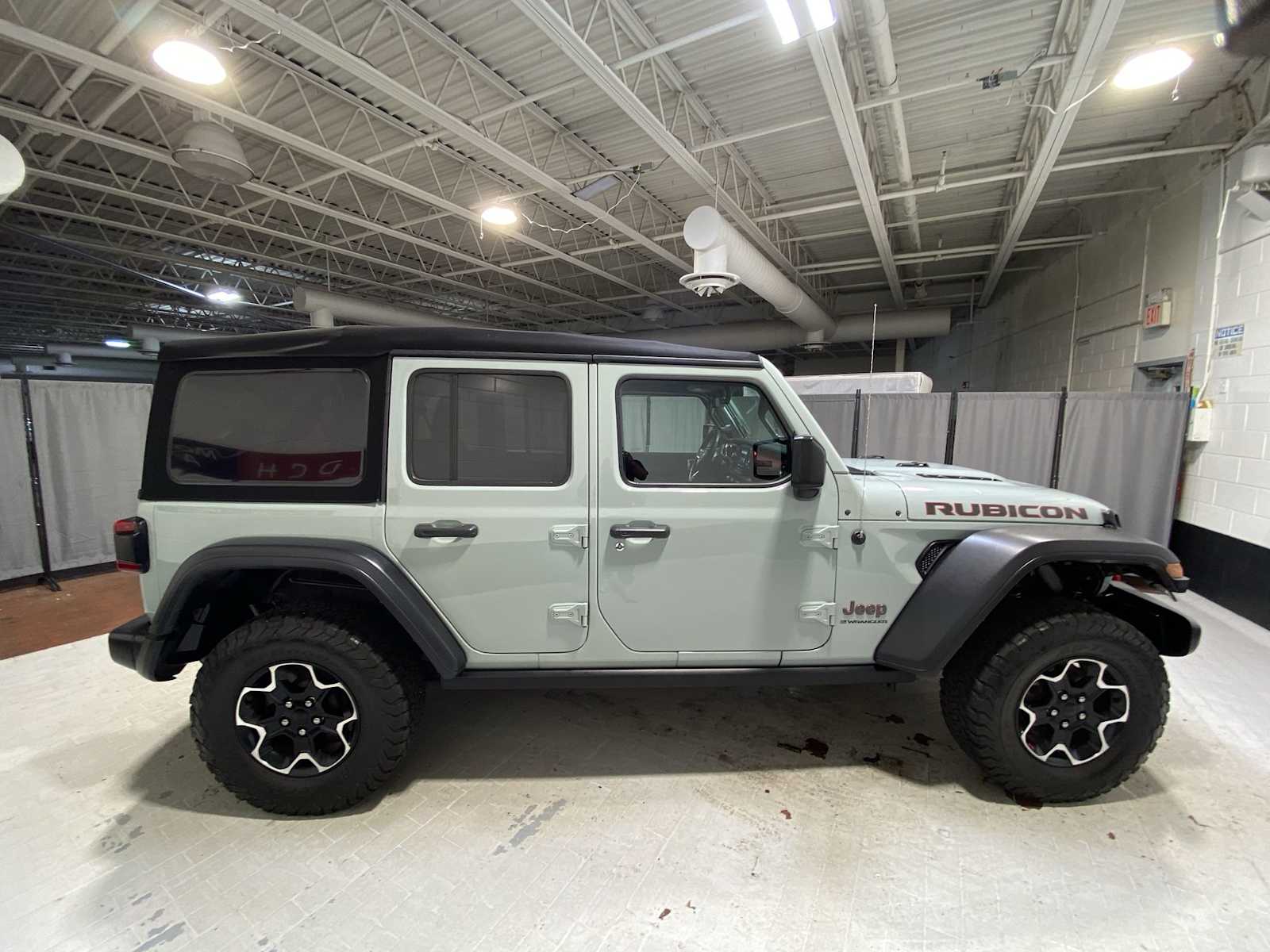 Thumbnail: 2023 Jeep Wrangler - 27