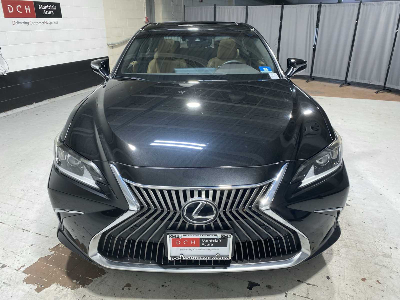 Thumbnail: 2020 Lexus ES - 6