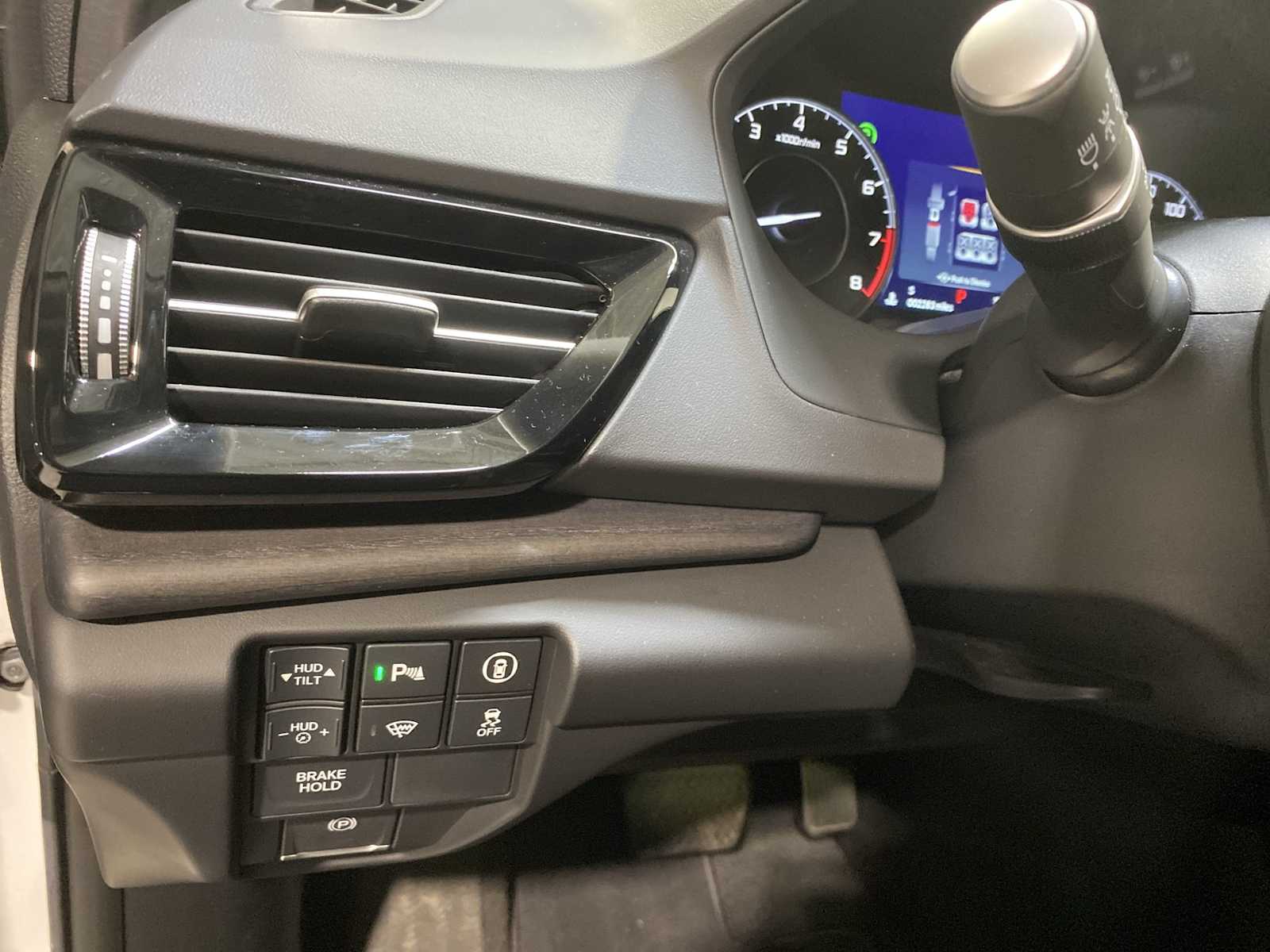 Thumbnail: 2025 Acura RDX - 24