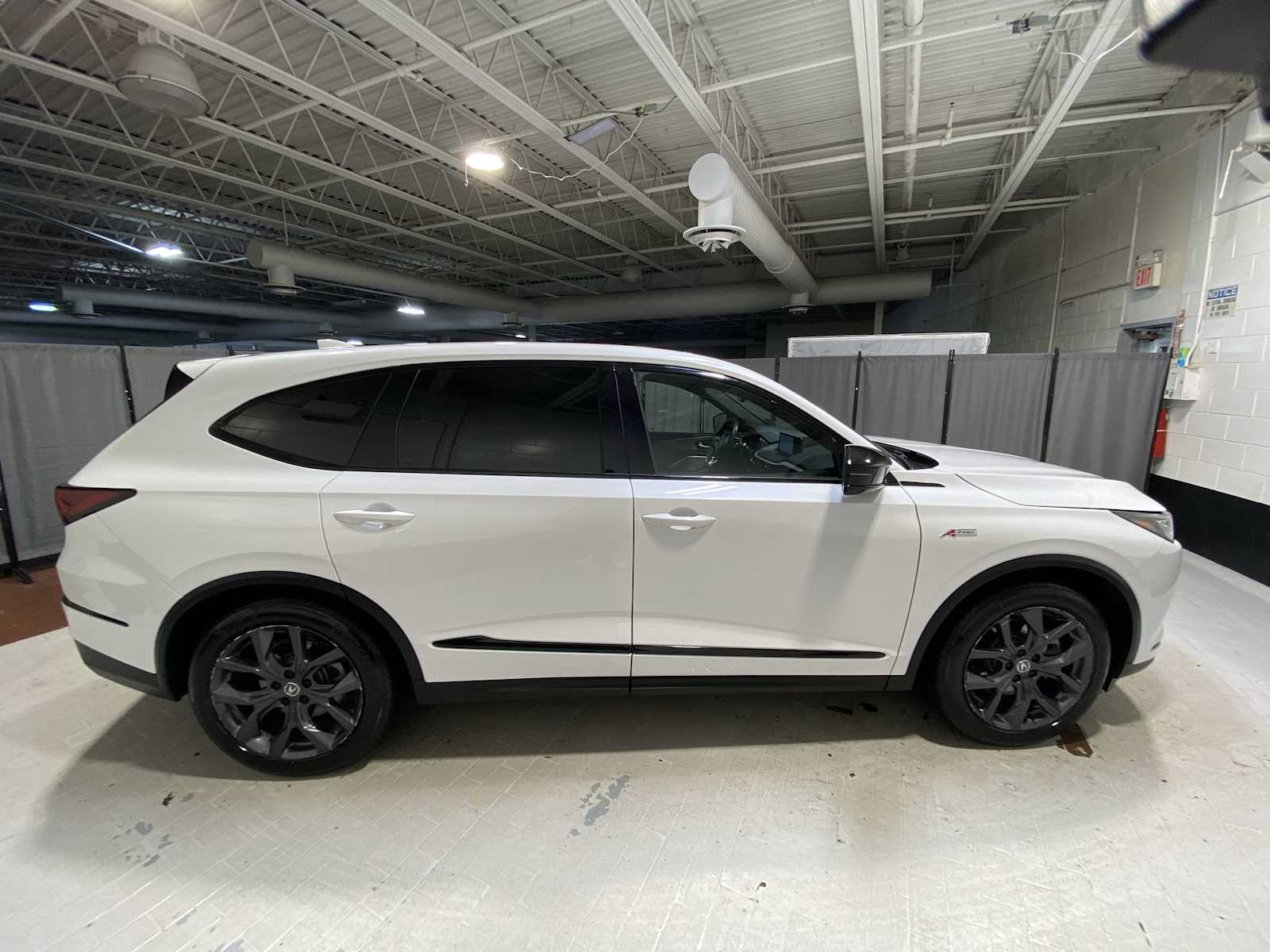 Thumbnail: 2022 Acura MDX - 27