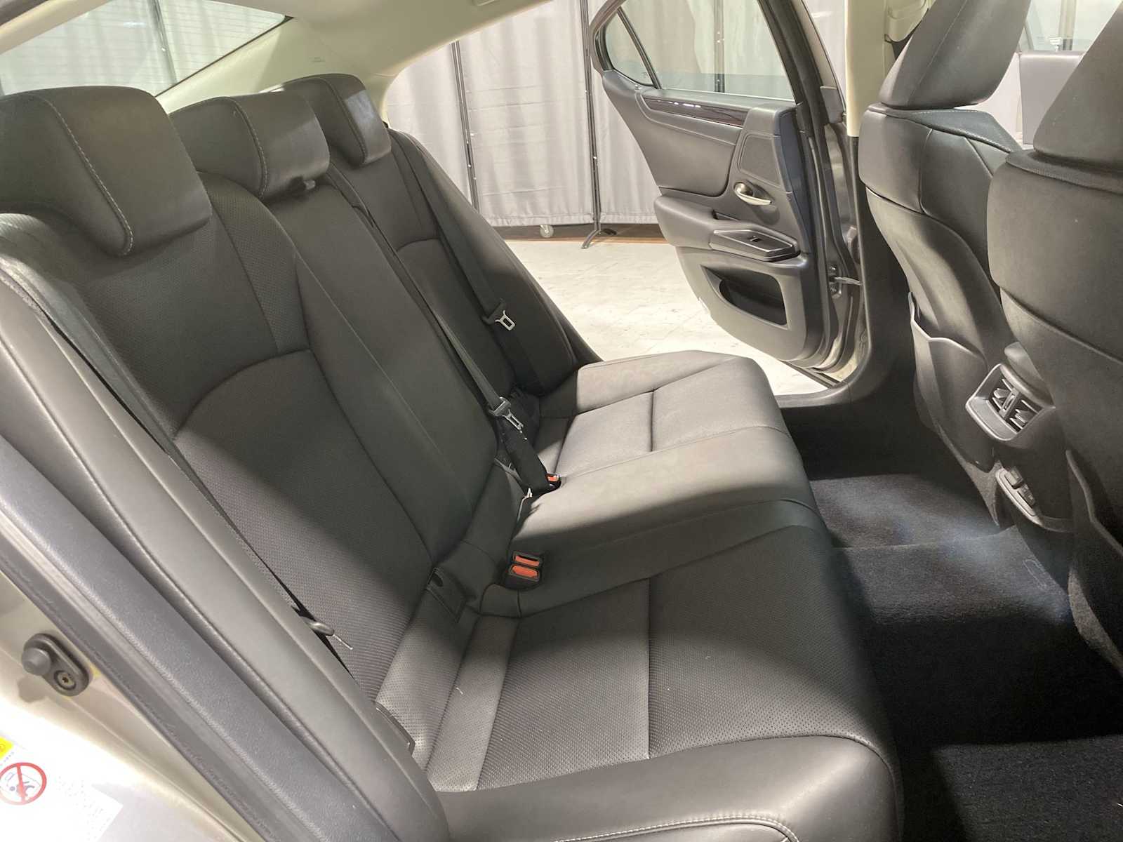 Thumbnail: 2019 Lexus ES - 13