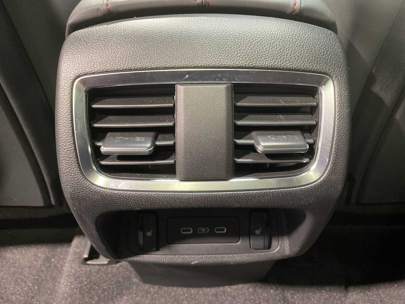 Thumbnail: 2025 Acura RDX - 25