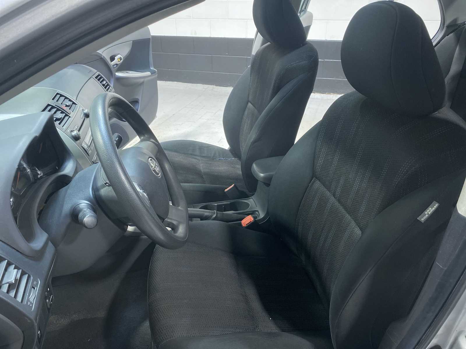 Thumbnail: 2011 Toyota Corolla - 11