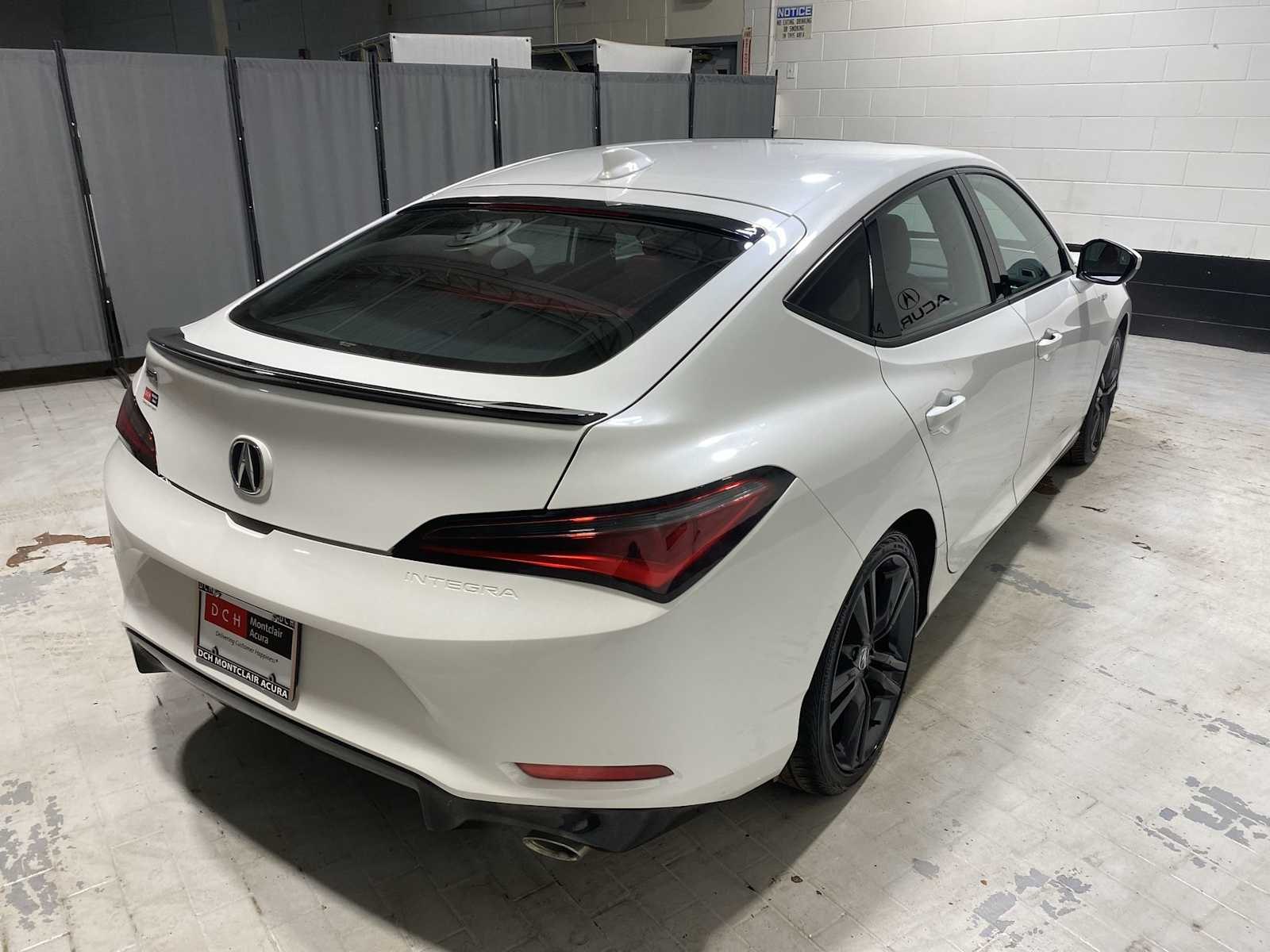 Thumbnail: 2023 Acura Integra - 26