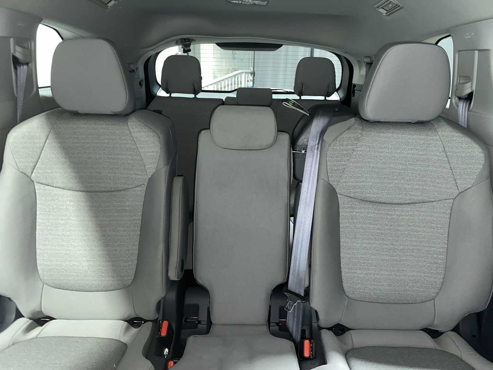 Thumbnail: 2021 Toyota Sienna - 25