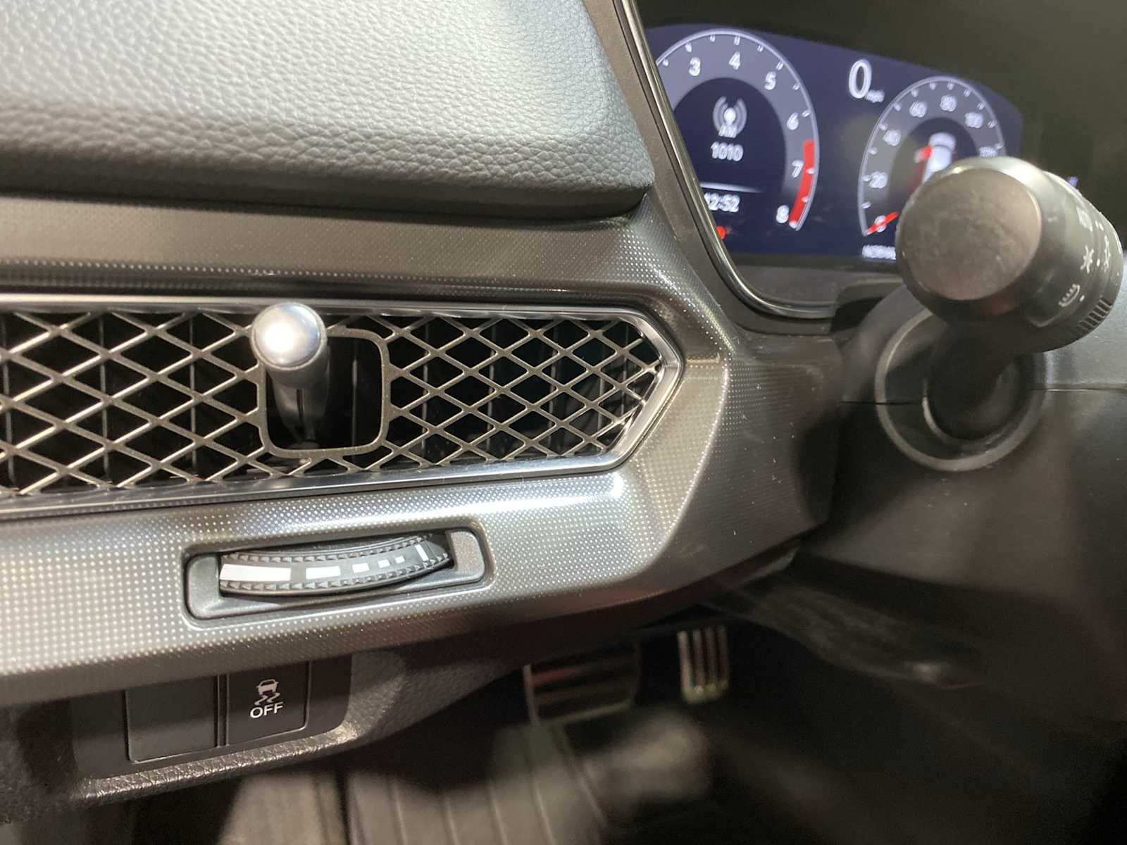 Thumbnail: 2023 Acura Integra - 24