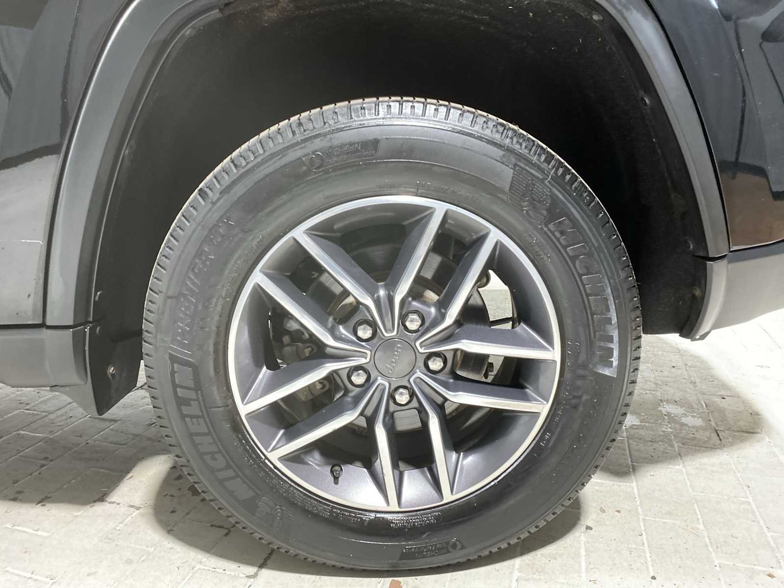 Thumbnail: 2019 Jeep Grand Cherokee - 8