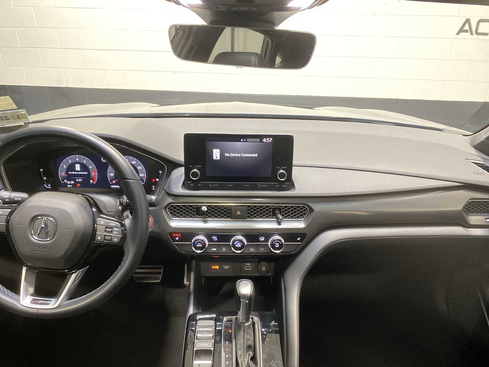 Thumbnail: 2023 Acura Integra - 10