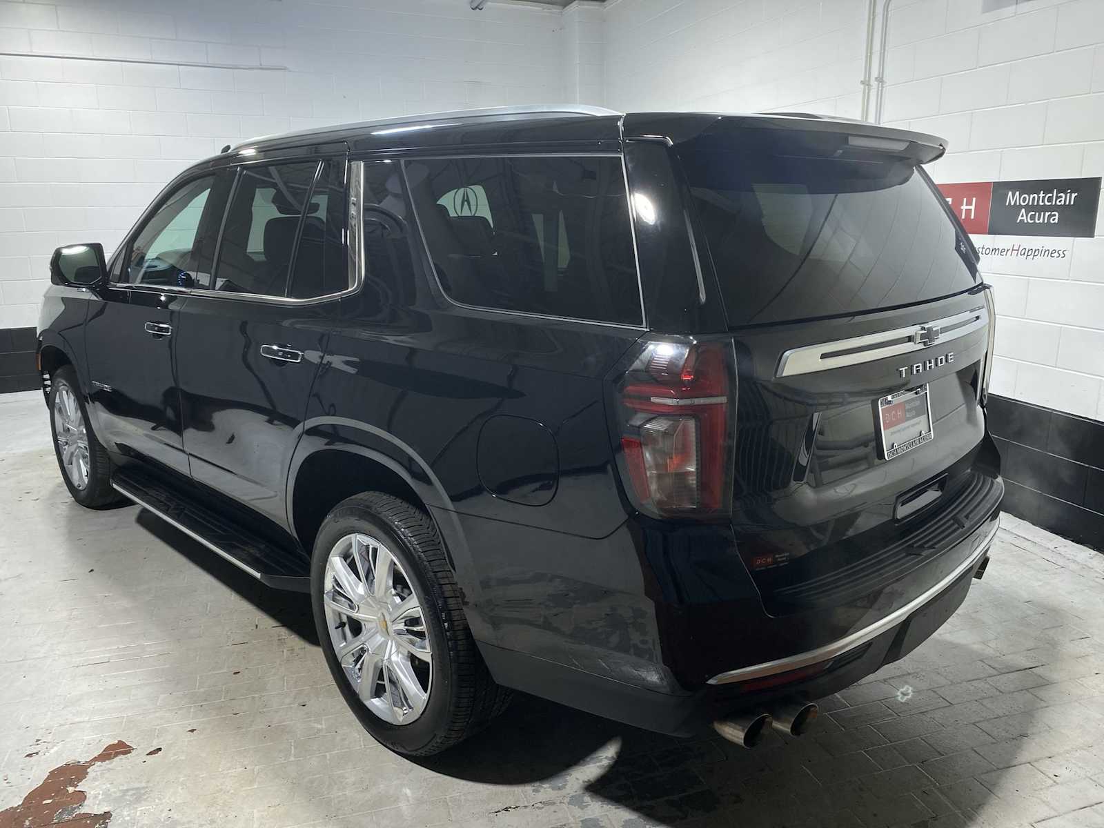 Thumbnail: 2023 Chevrolet Tahoe - 4