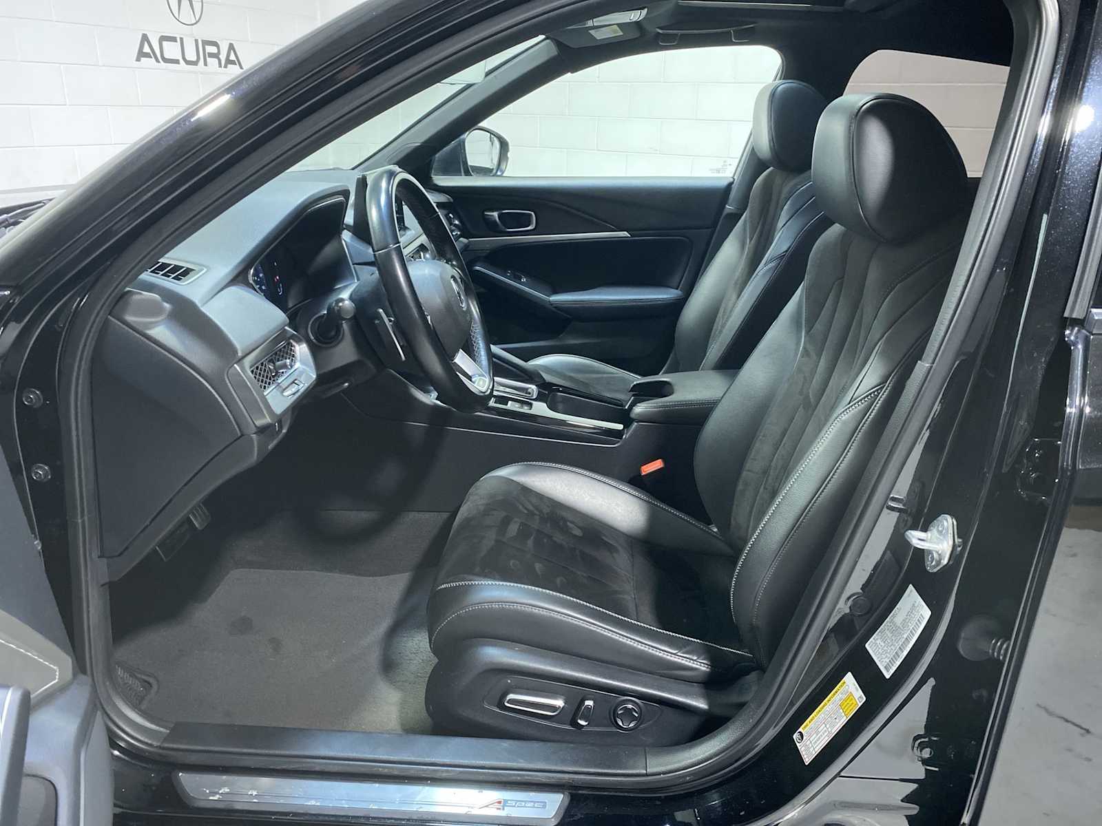 Thumbnail: 2023 Acura Integra - 2