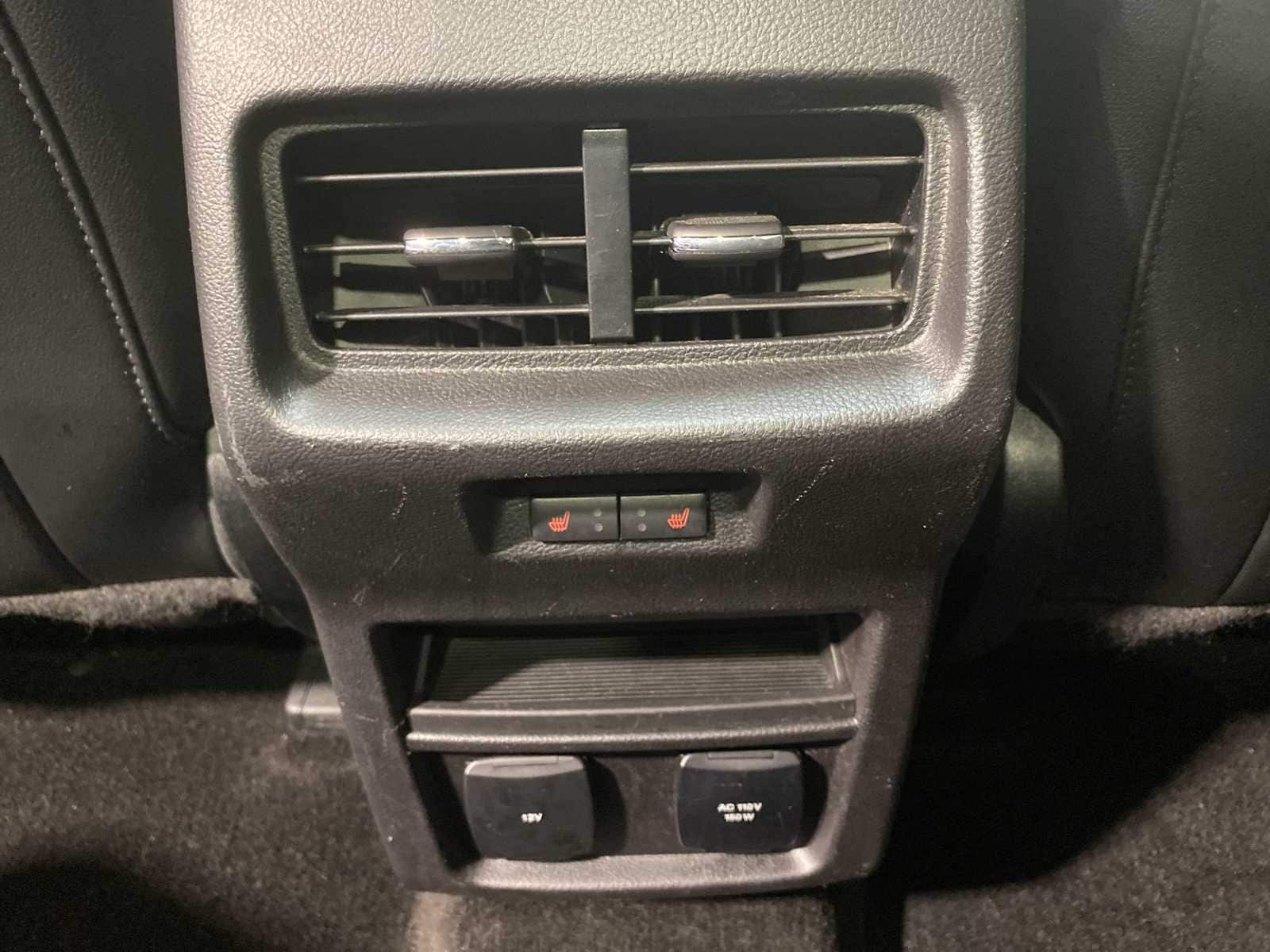 Thumbnail: 2018 Ford Edge - 25