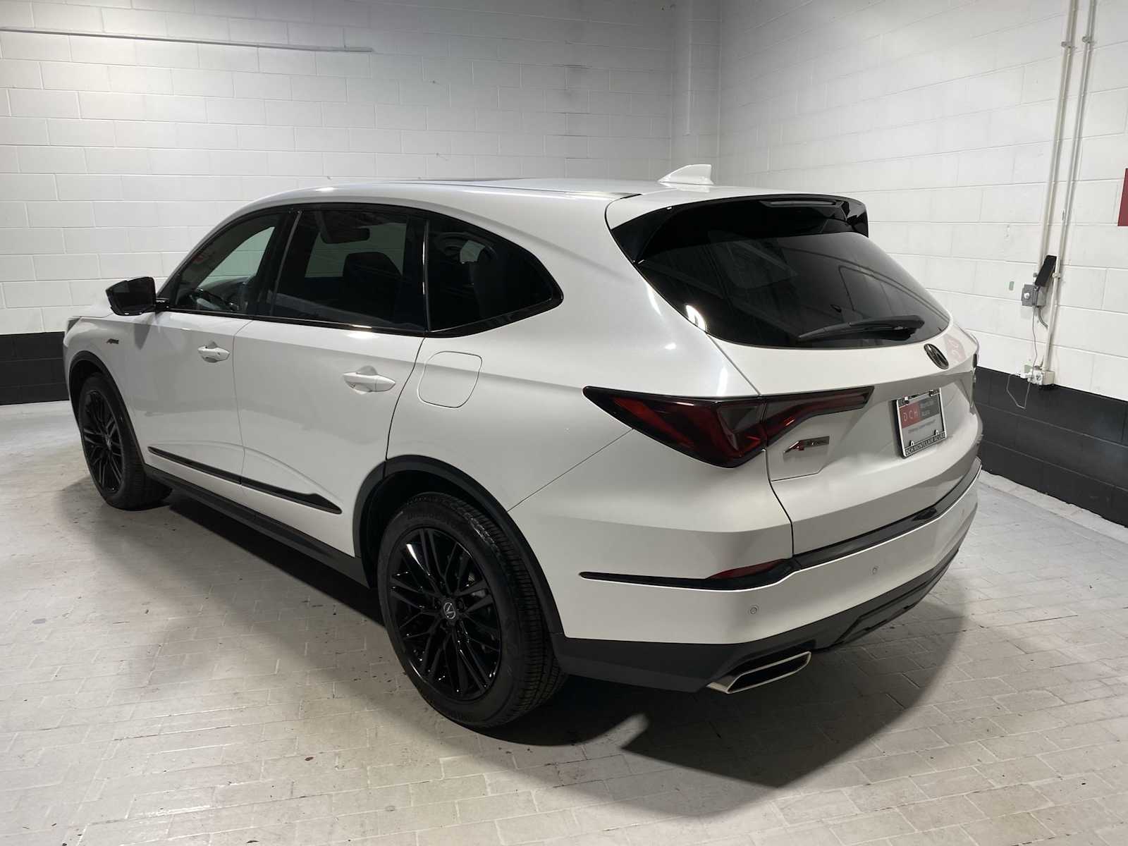 Thumbnail: 2022 Acura MDX - 4