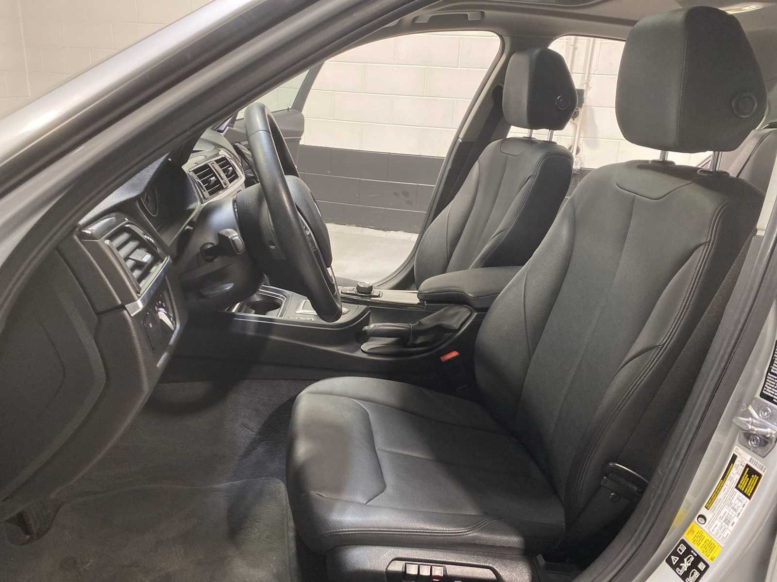 Thumbnail: 2015 BMW 3 Series - 11