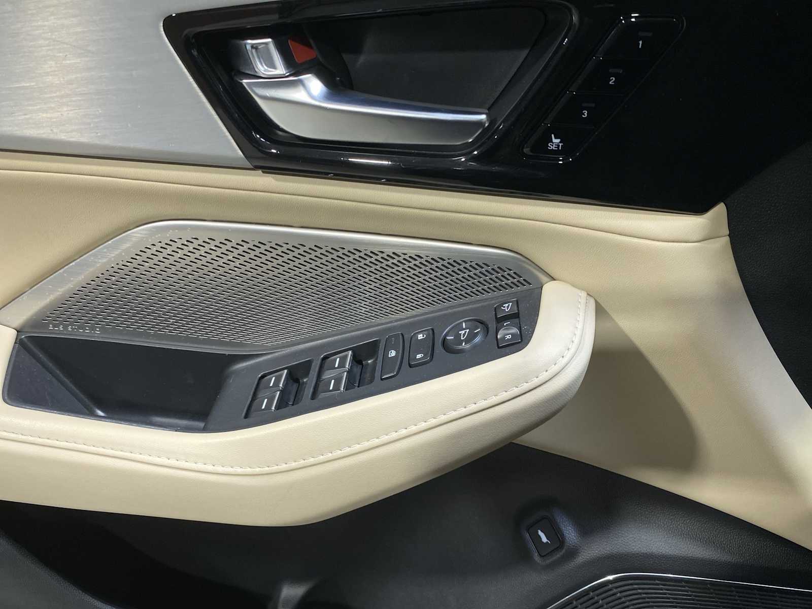 Thumbnail: 2023 Acura MDX - 23