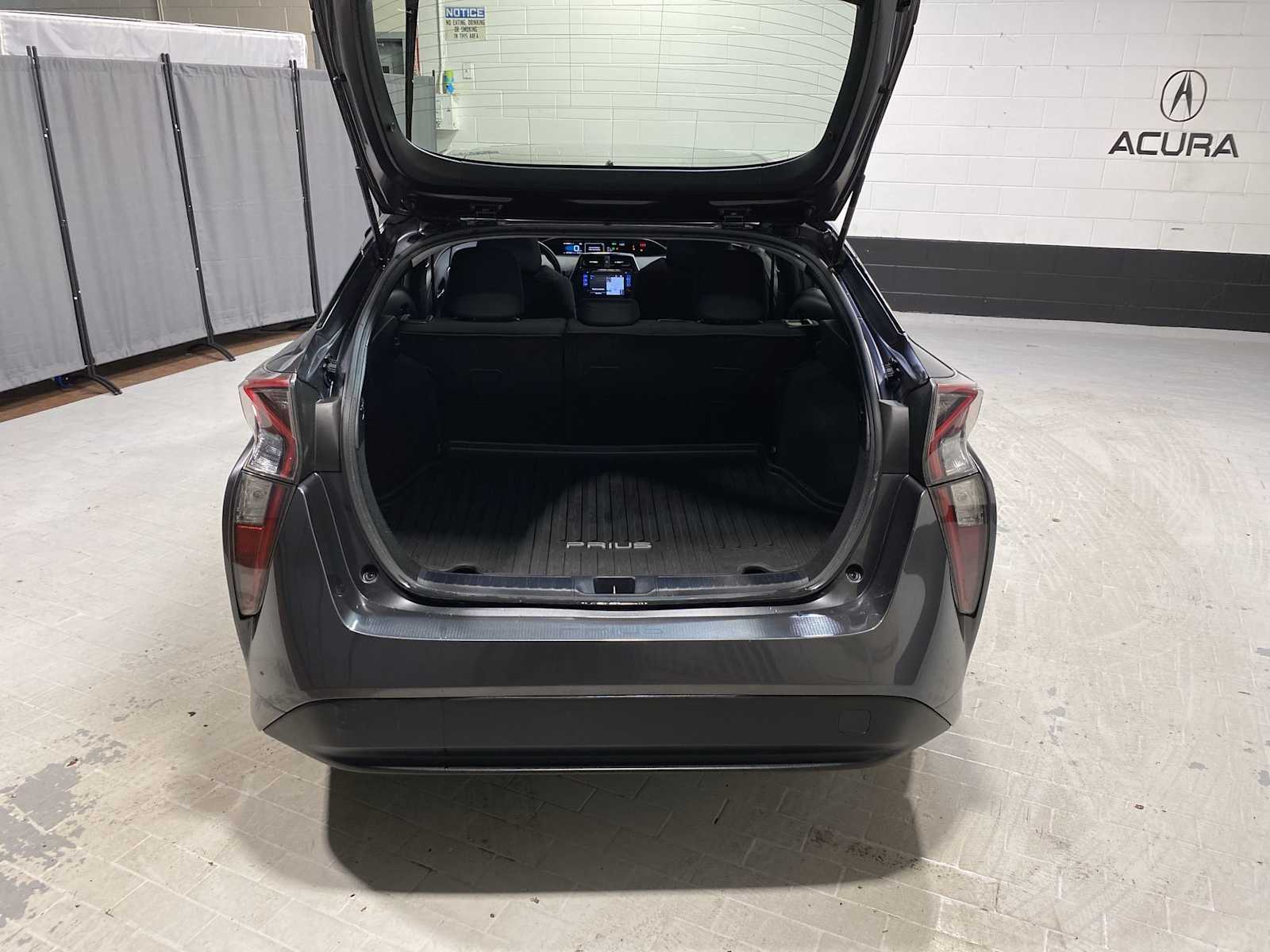 2017 Toyota Prius Three 19