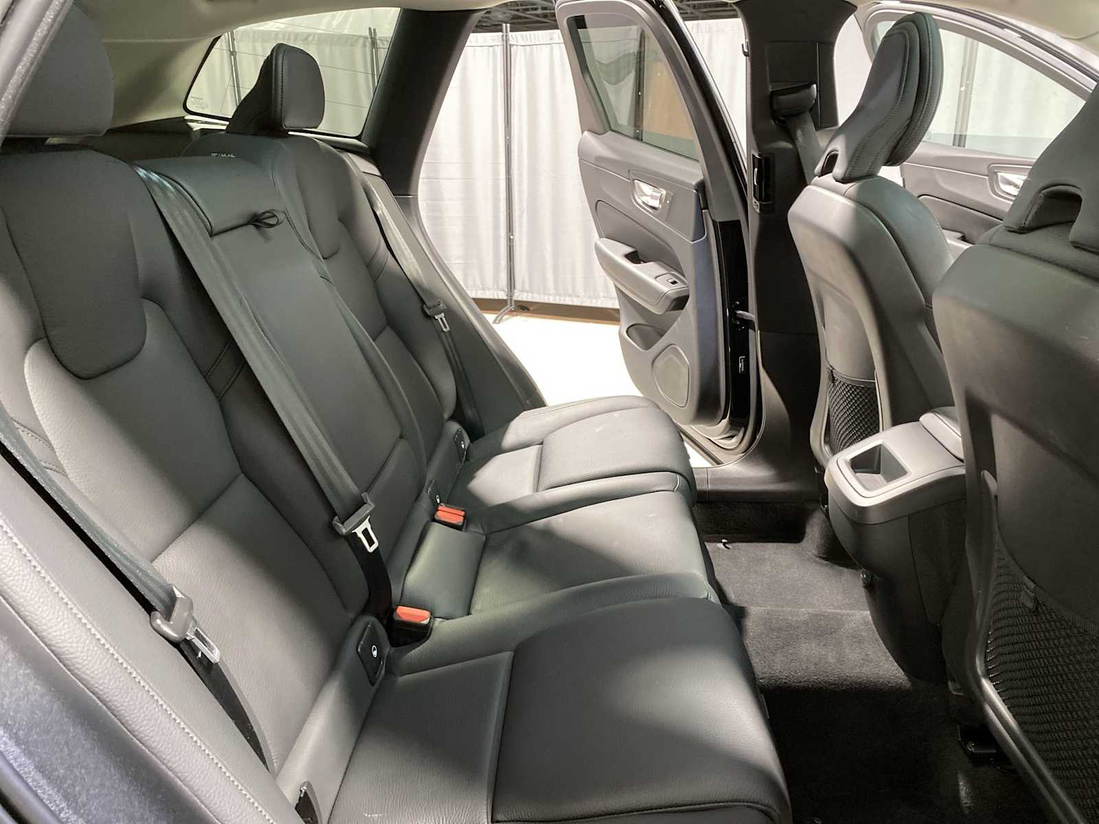 Thumbnail: 2023 Volvo XC60 - 13