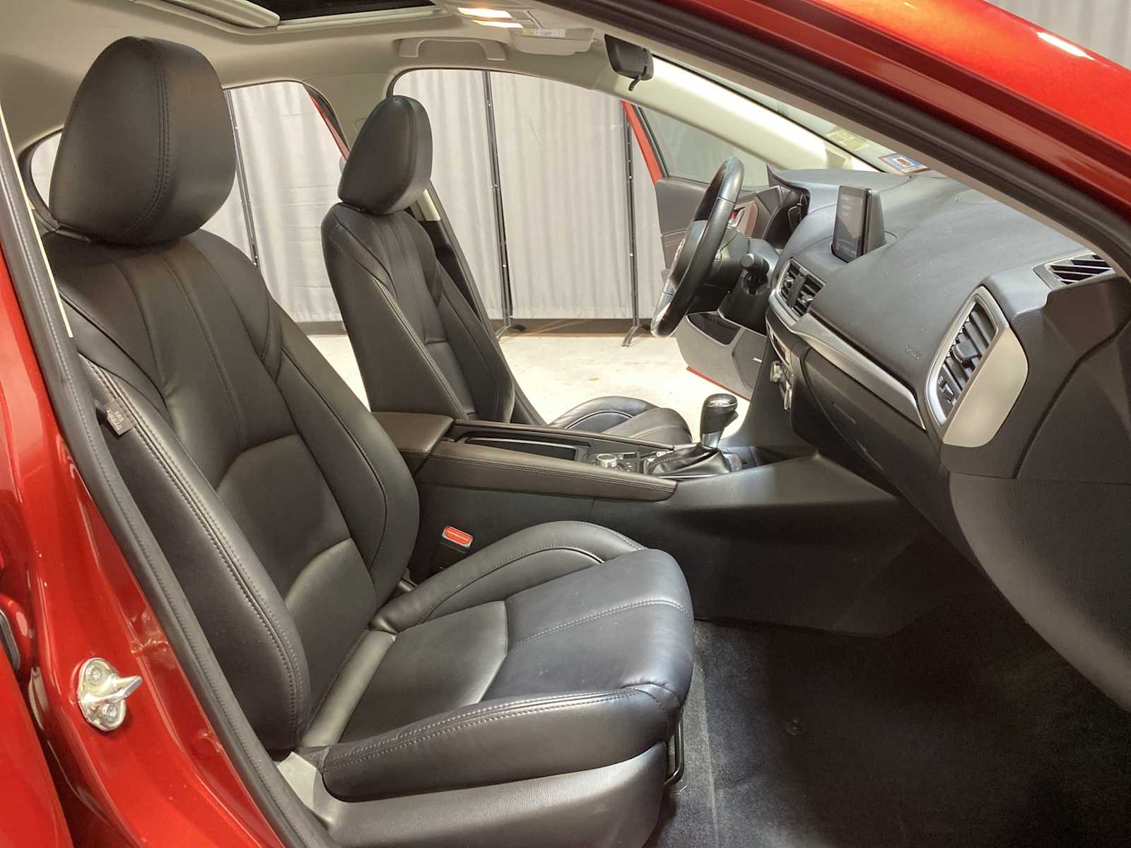 Thumbnail: 2018 Mazda Mazda3 - 14