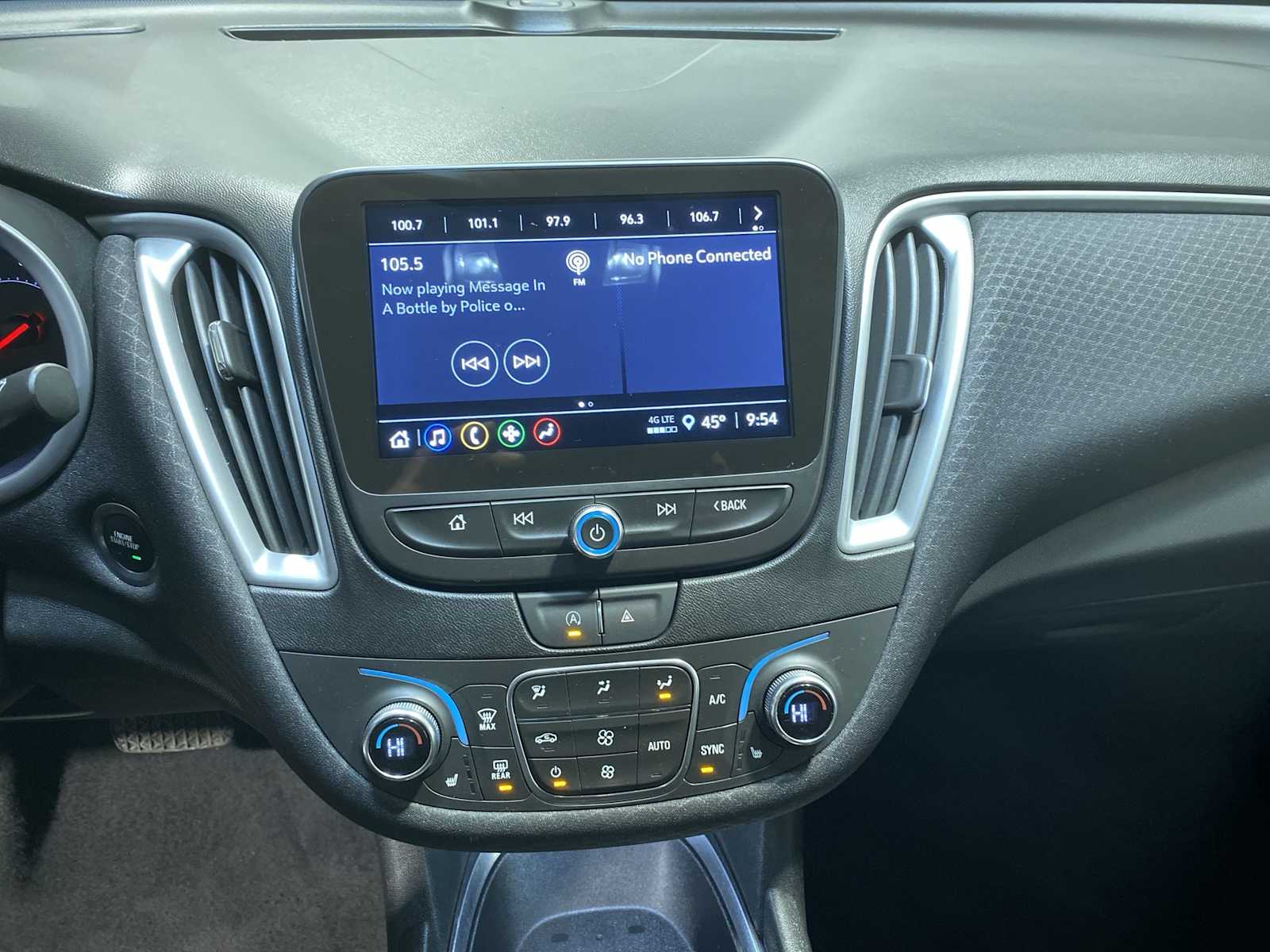 Thumbnail: 2024 Chevrolet Malibu - 16