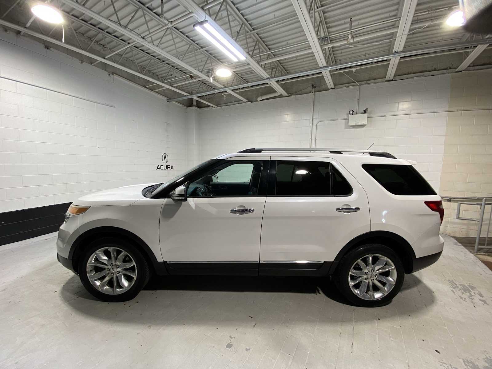 Thumbnail: 2014 Ford Explorer - 3
